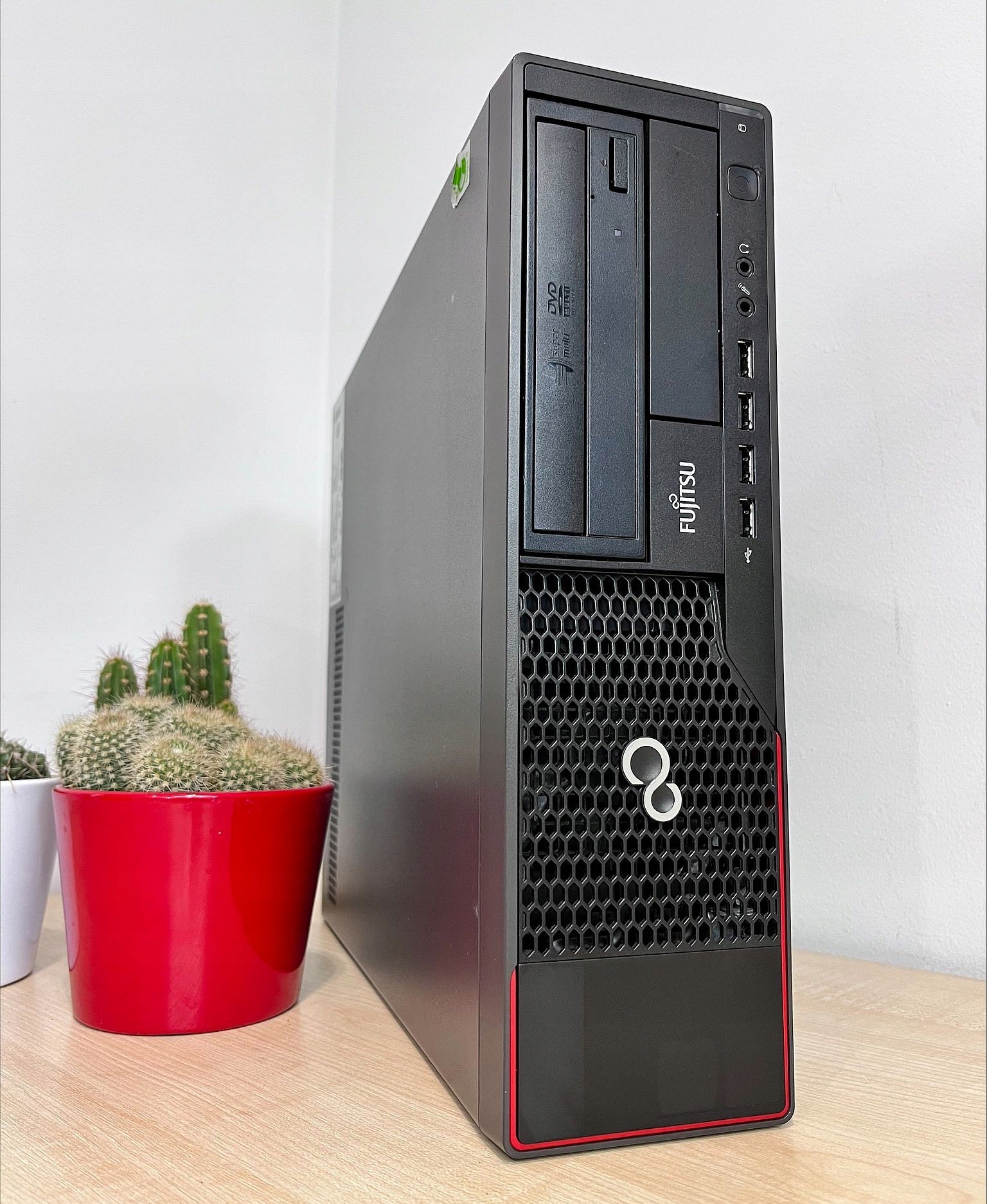 PC Fujitsu E900 Core i5 240GB SSD COM DVD DP Win11 Producent karty graficznej Intel