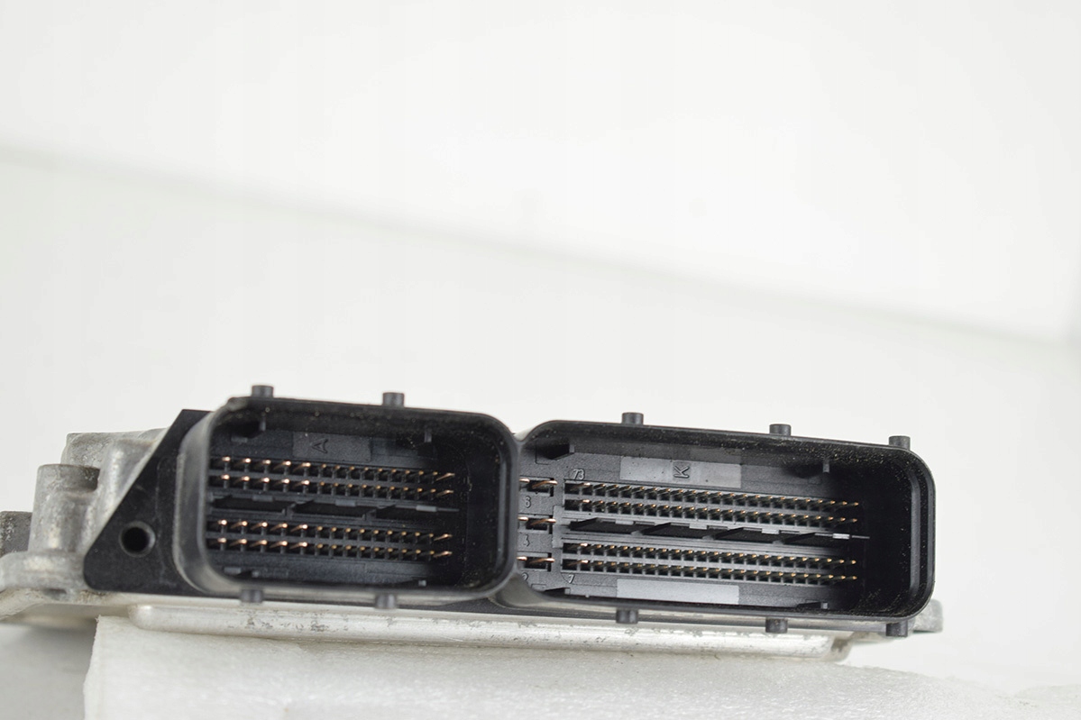 computer control unit VW 2.0 TDI 03G906021PP
