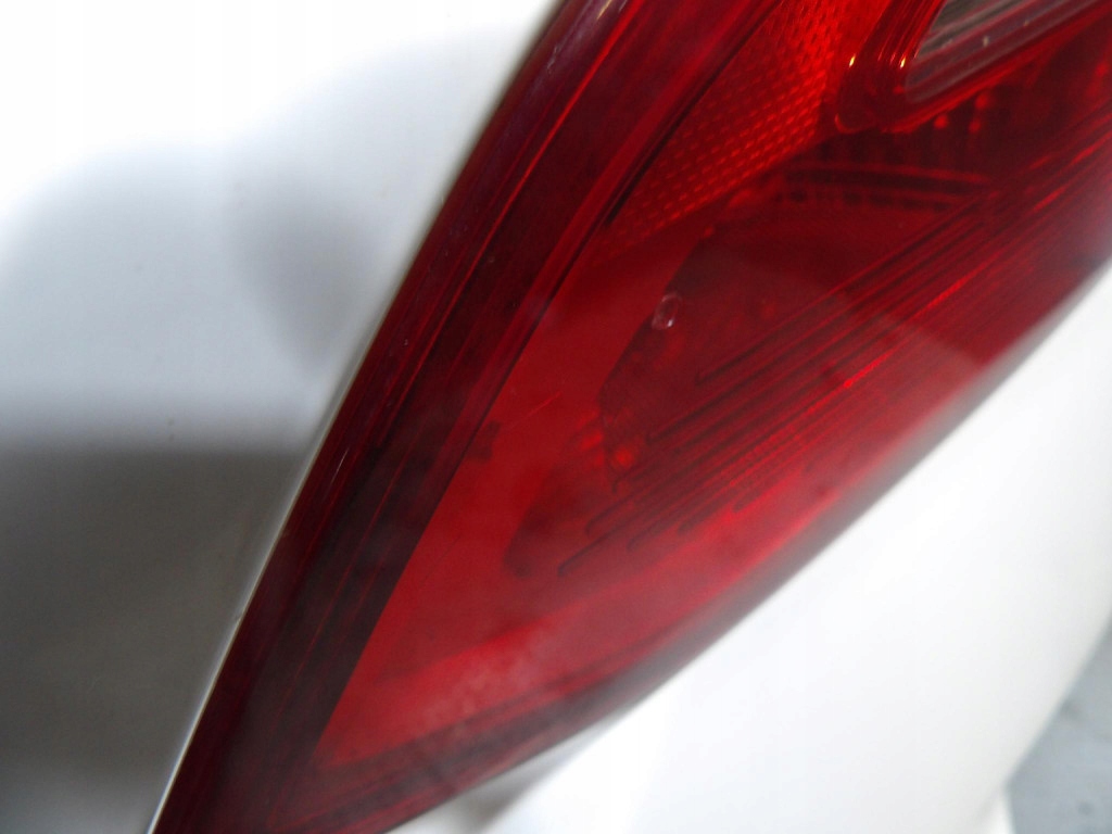 FORD FOCUS MK3 KOMBI rear trunk door 5F
