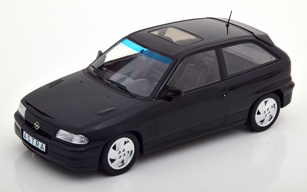 Norev Opel Astra F GSi 1992 Black metallic 1:18