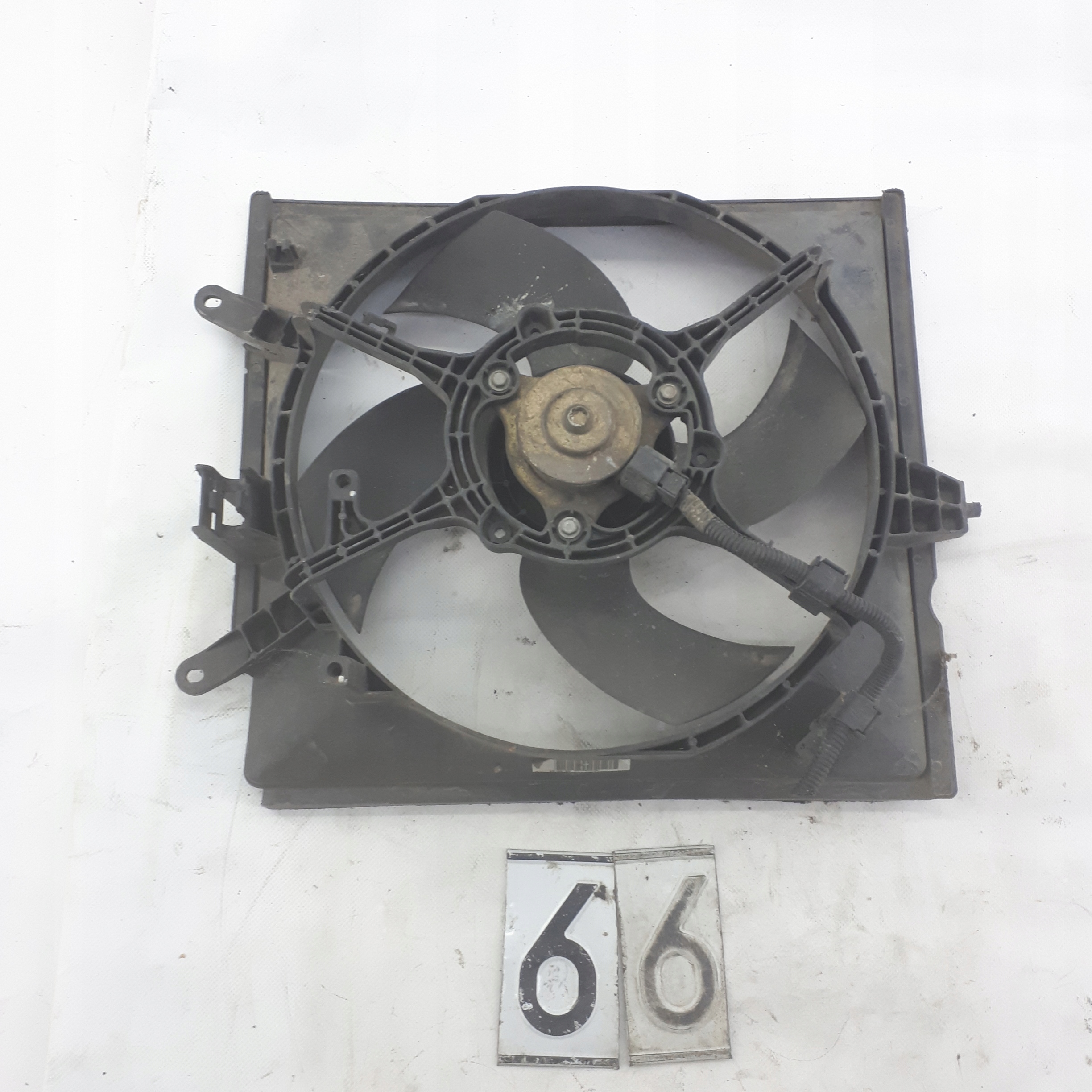 MITSUBISHI CARISMA 1.6 16V WENTYLATOR CHŁODNICY