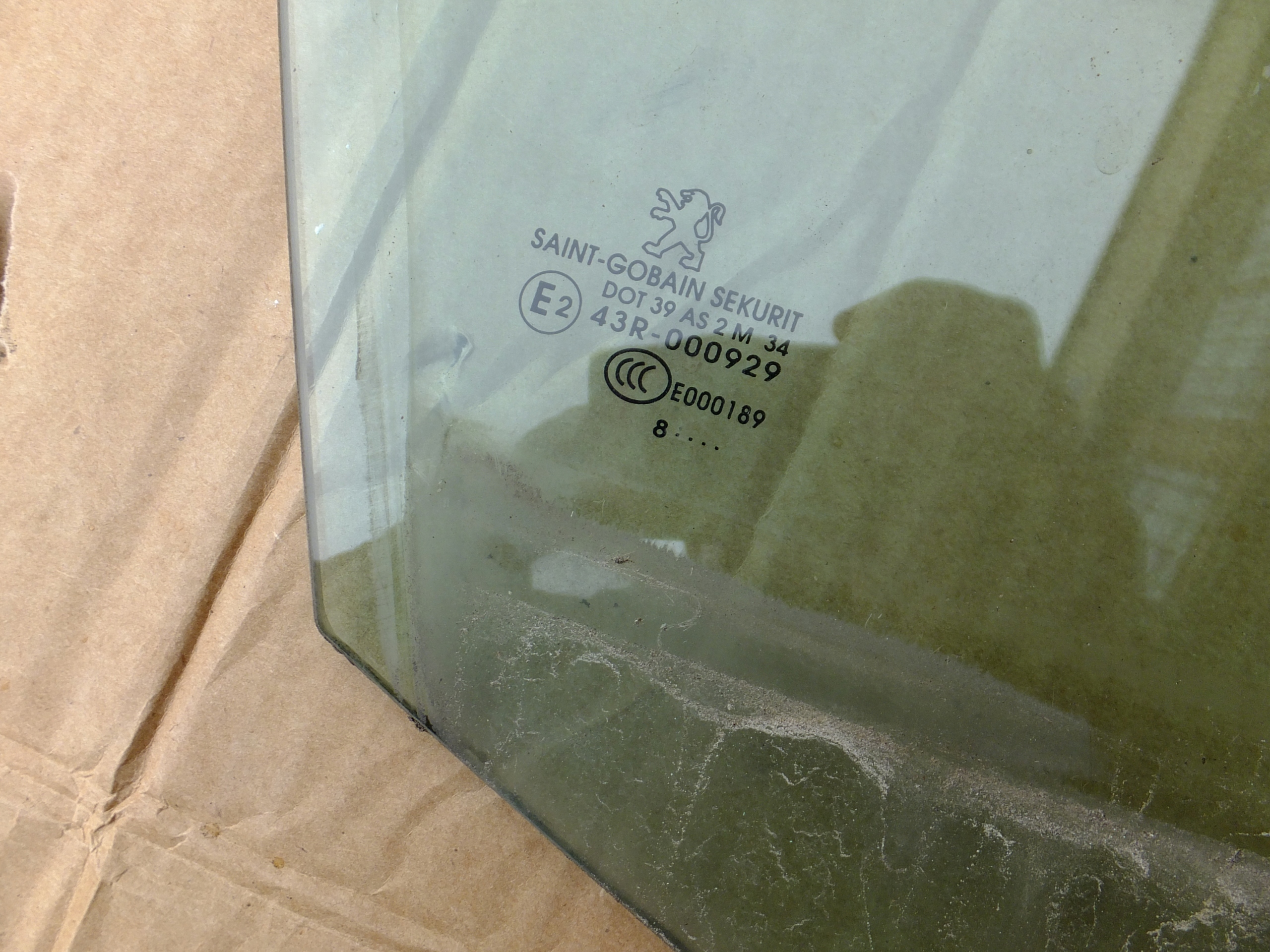 window right front peugeot 308 and T7 HB 5D 2008r