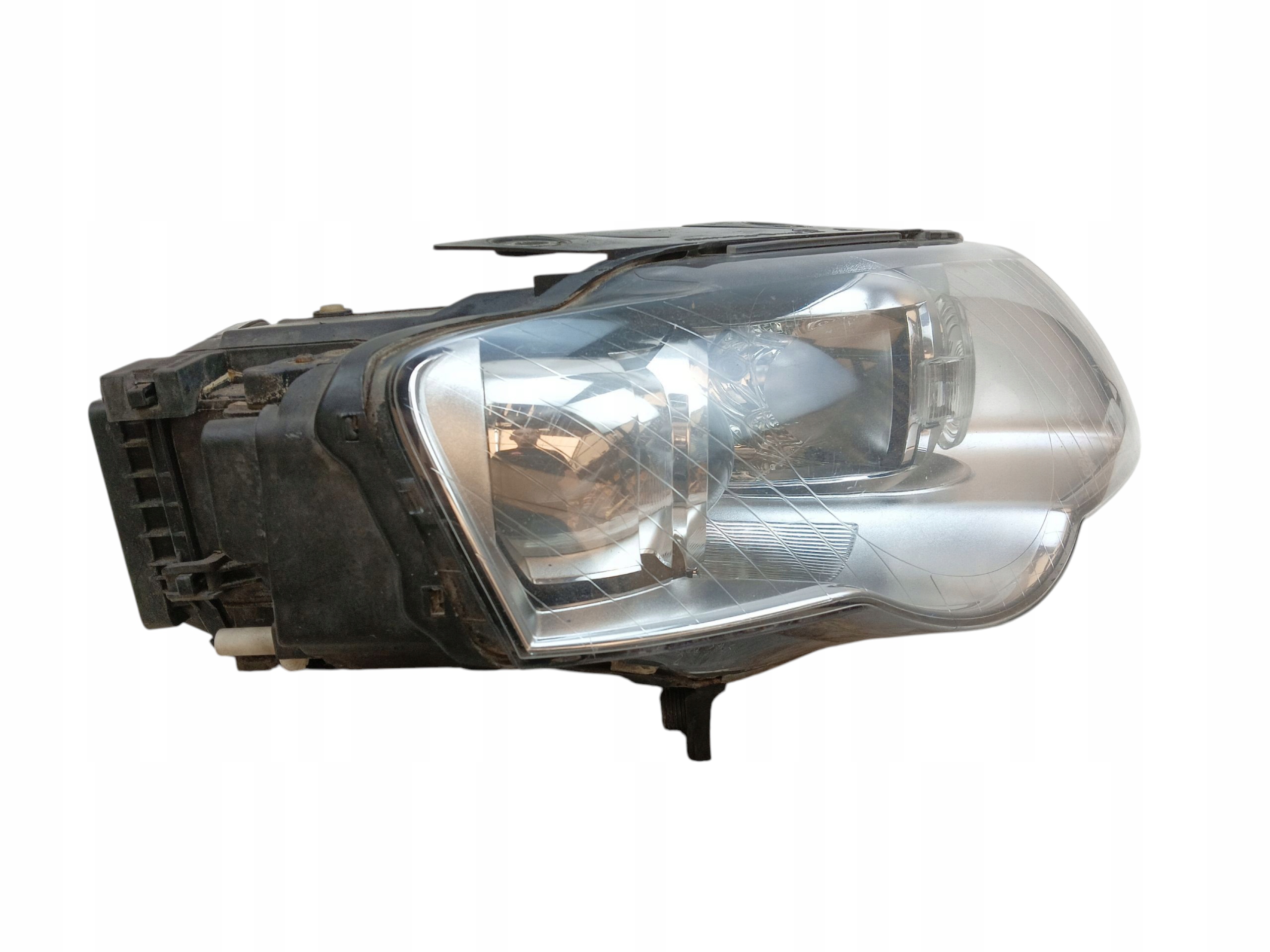 light REFLEKTOR right front VOLKSWAGEN PASSAT B6 (2005-2010) XENON EUROPA