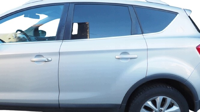 Ford Kuga MK1 ajtó bal far hátsó