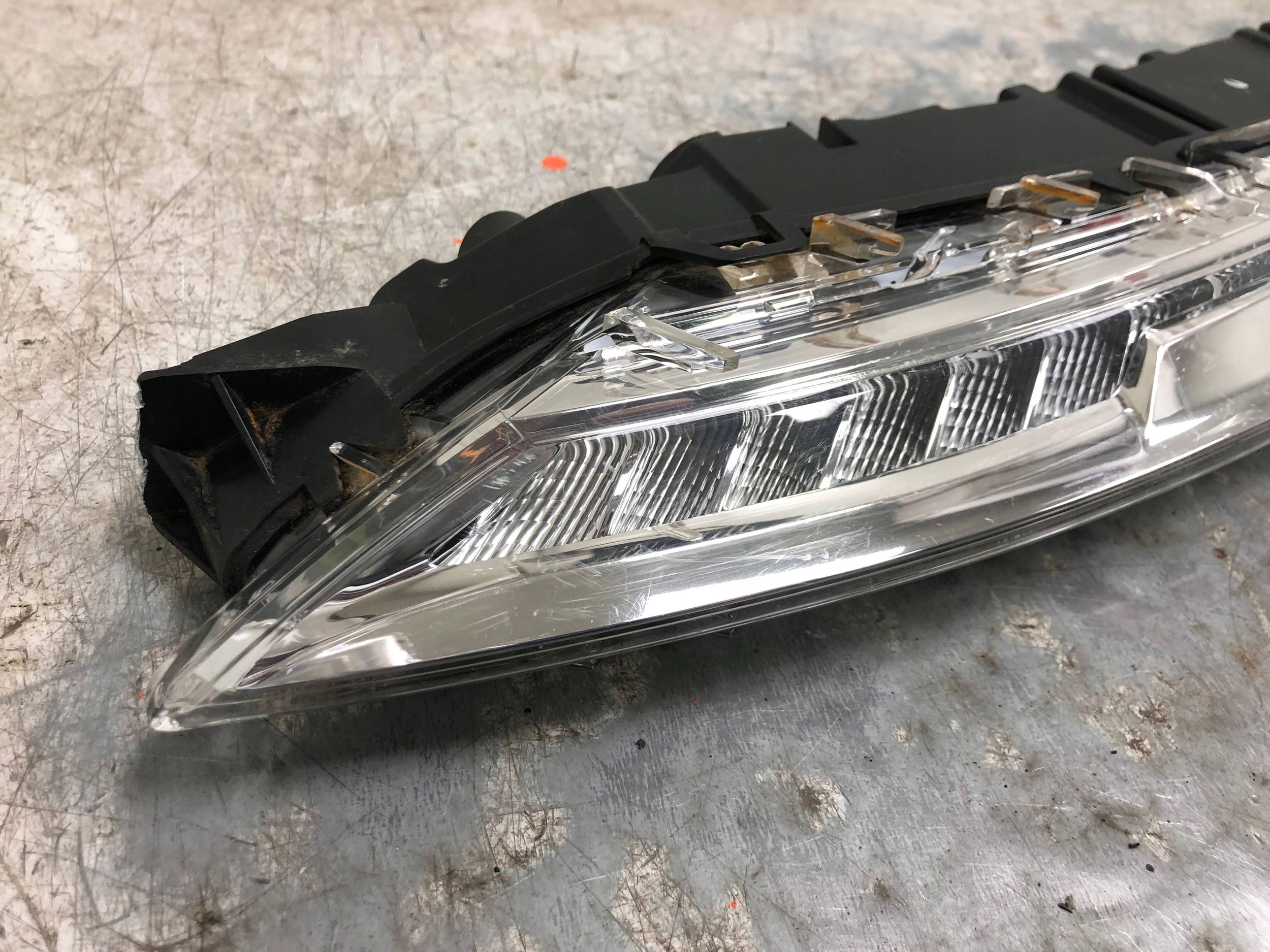 light LED DRL left front CITROEN C4 GRAND PICASSO 9676036580