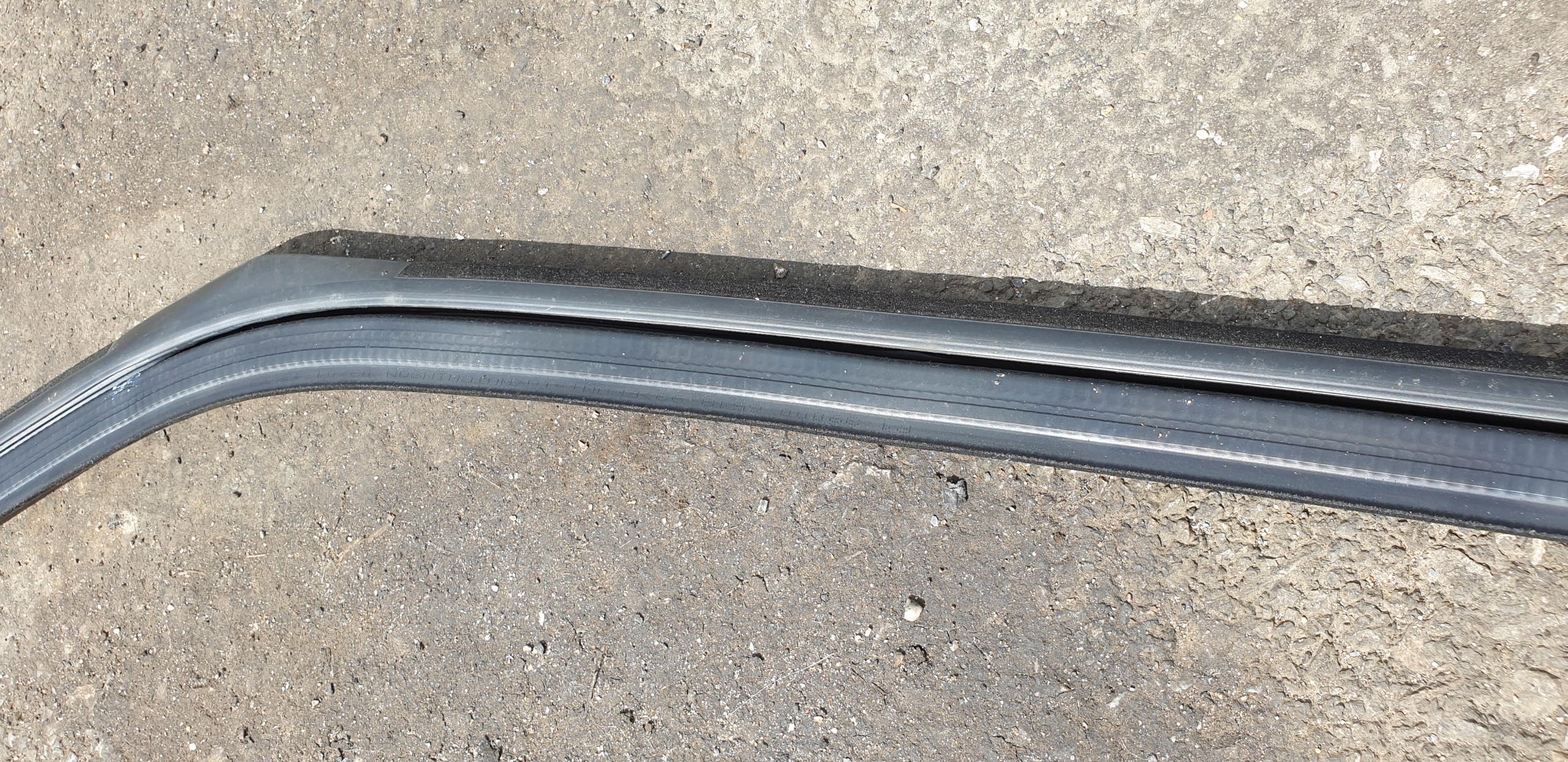 moulding gasket PROWADNICA windows door left front FORD S-MAX and OE