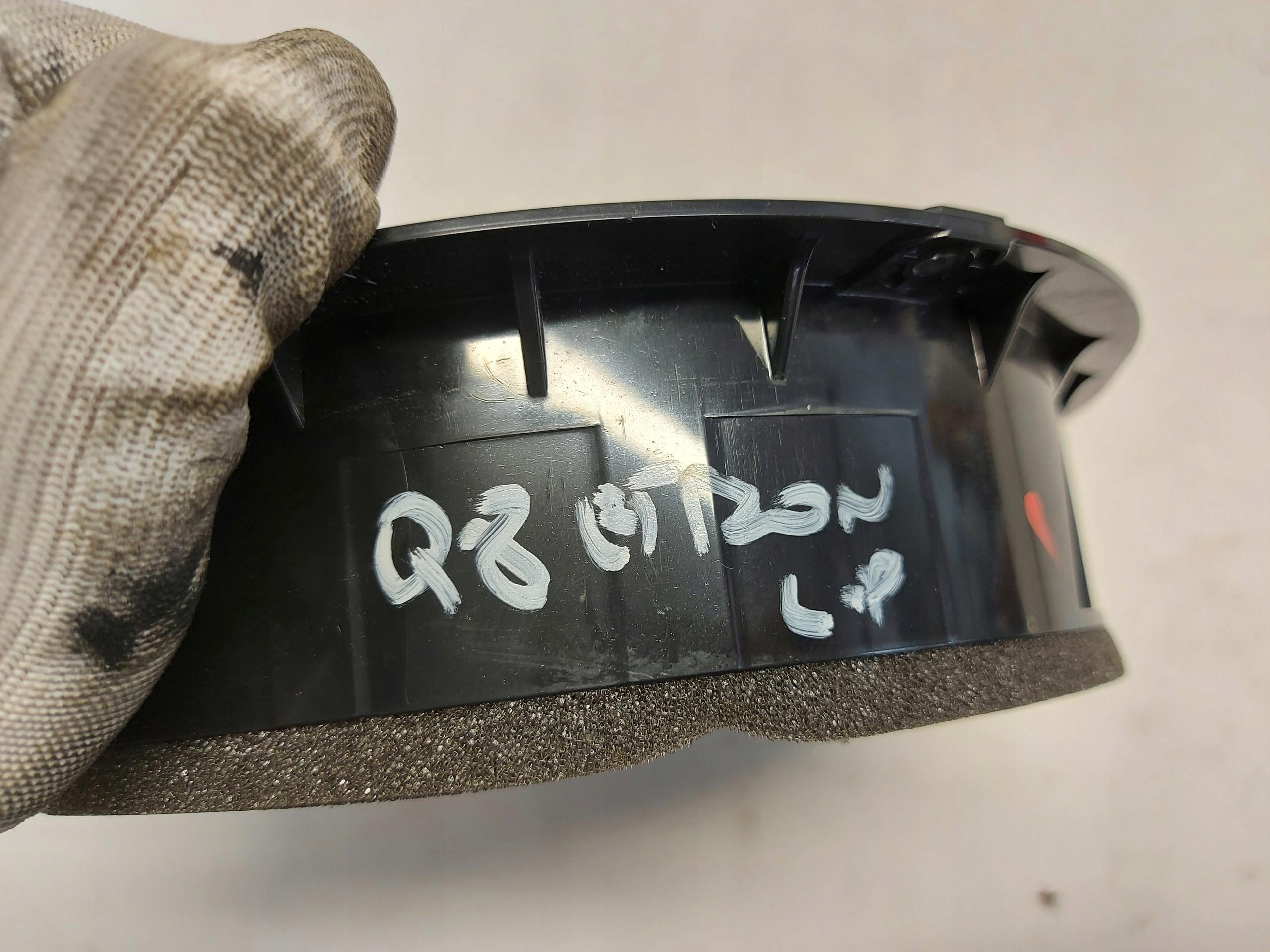 Audi Q8 E-TRON SUV 4KE speaker door left front front oryg