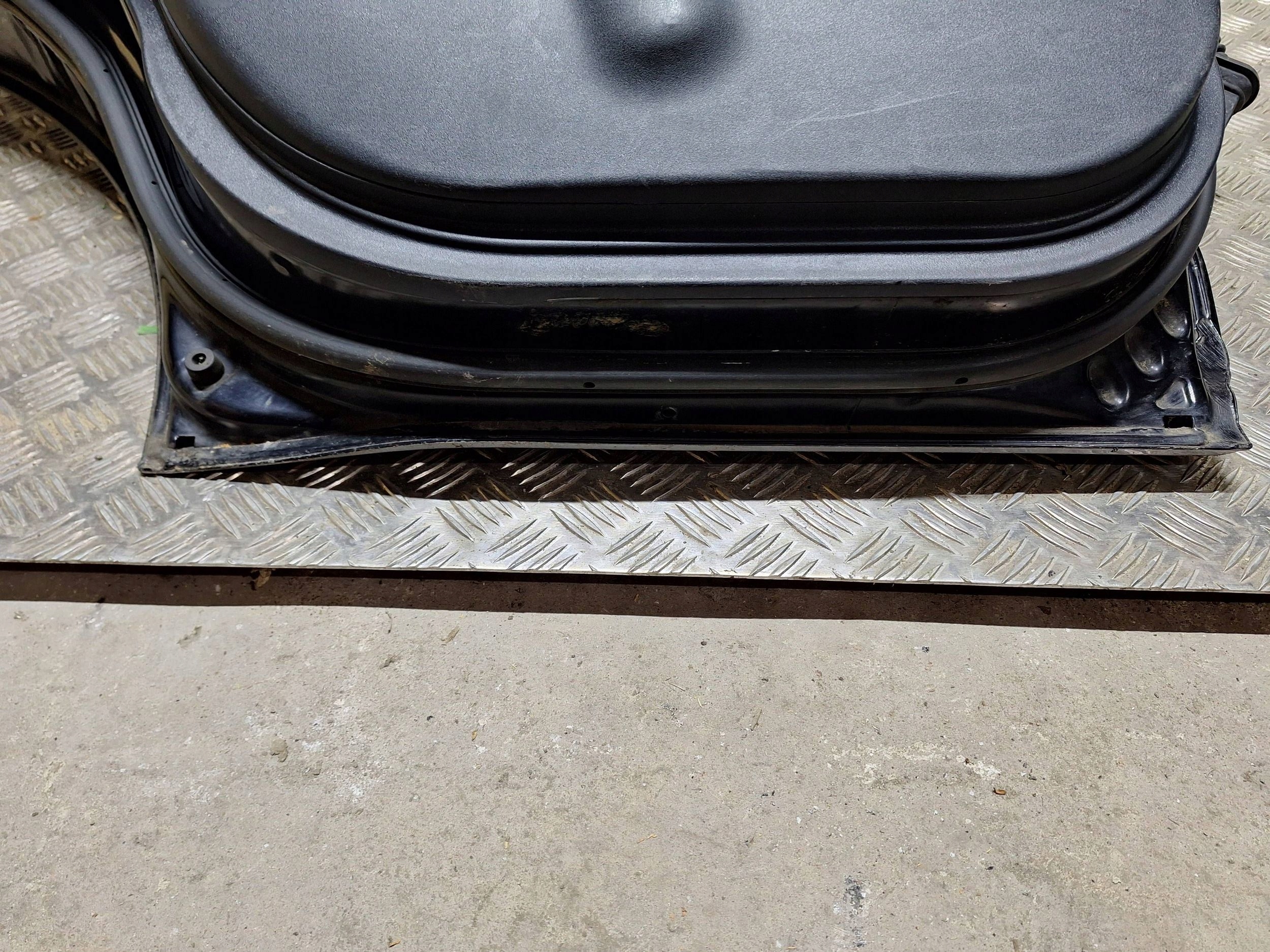 door rear part left MITSUBISHI OUTLANDER II 06-12 complete