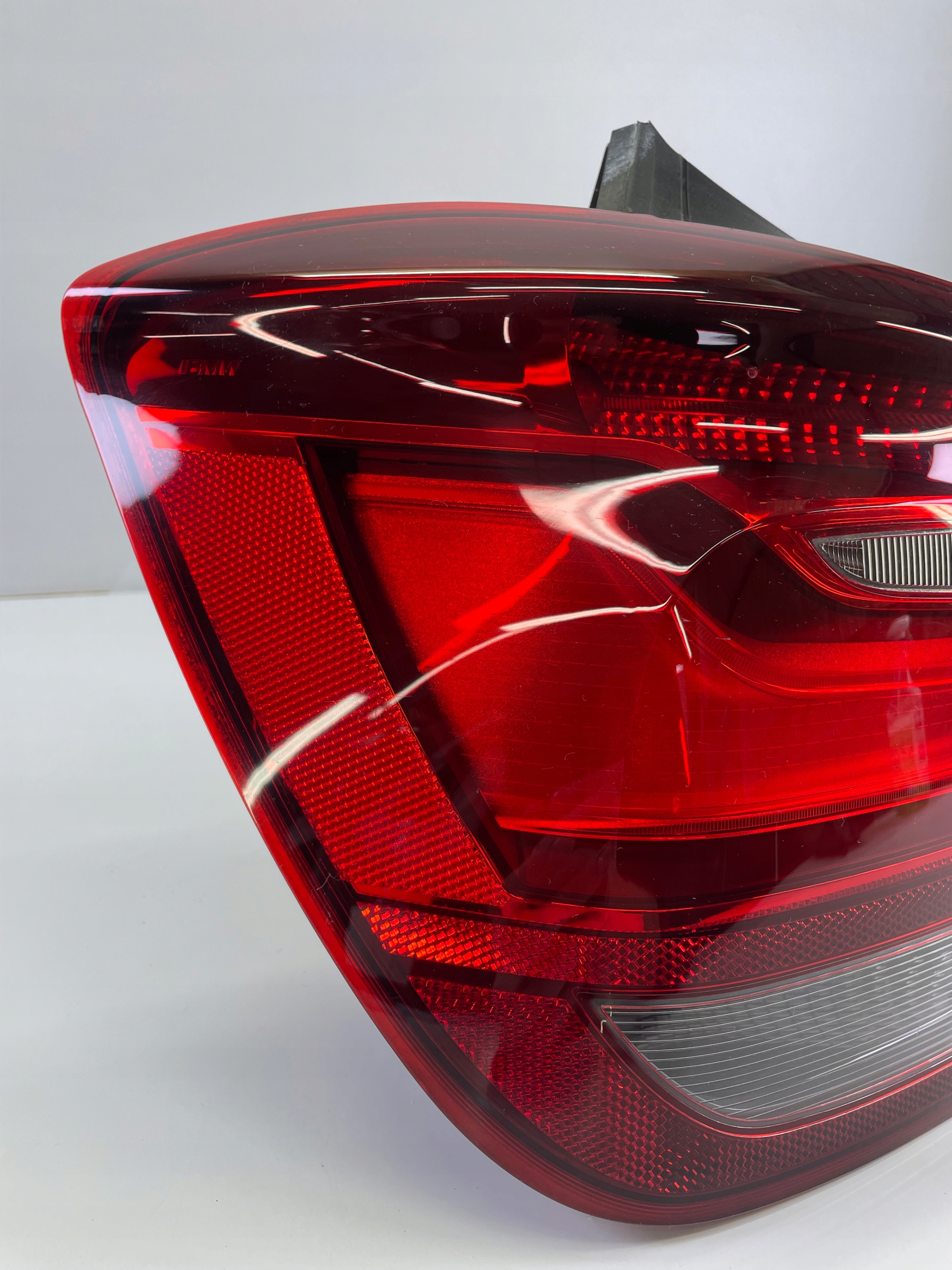 LAMPA LEWA TYLNA W BLOTNIK BMW F20 7241543 ORYGINAL! Typ samochodu 4x4/SUV Samochody osobowe