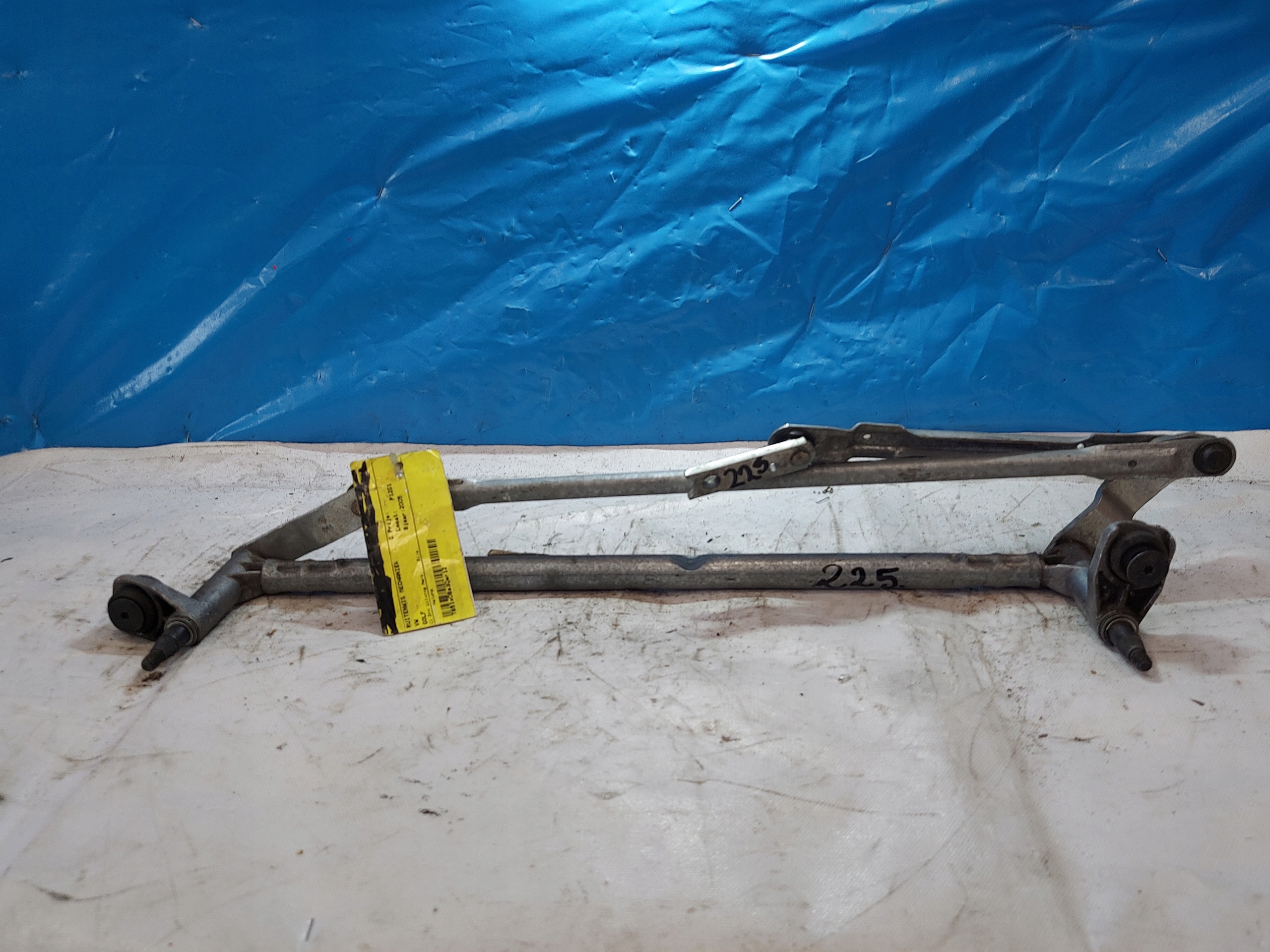 wiper mechanism VW GOLF 1K1955023D front