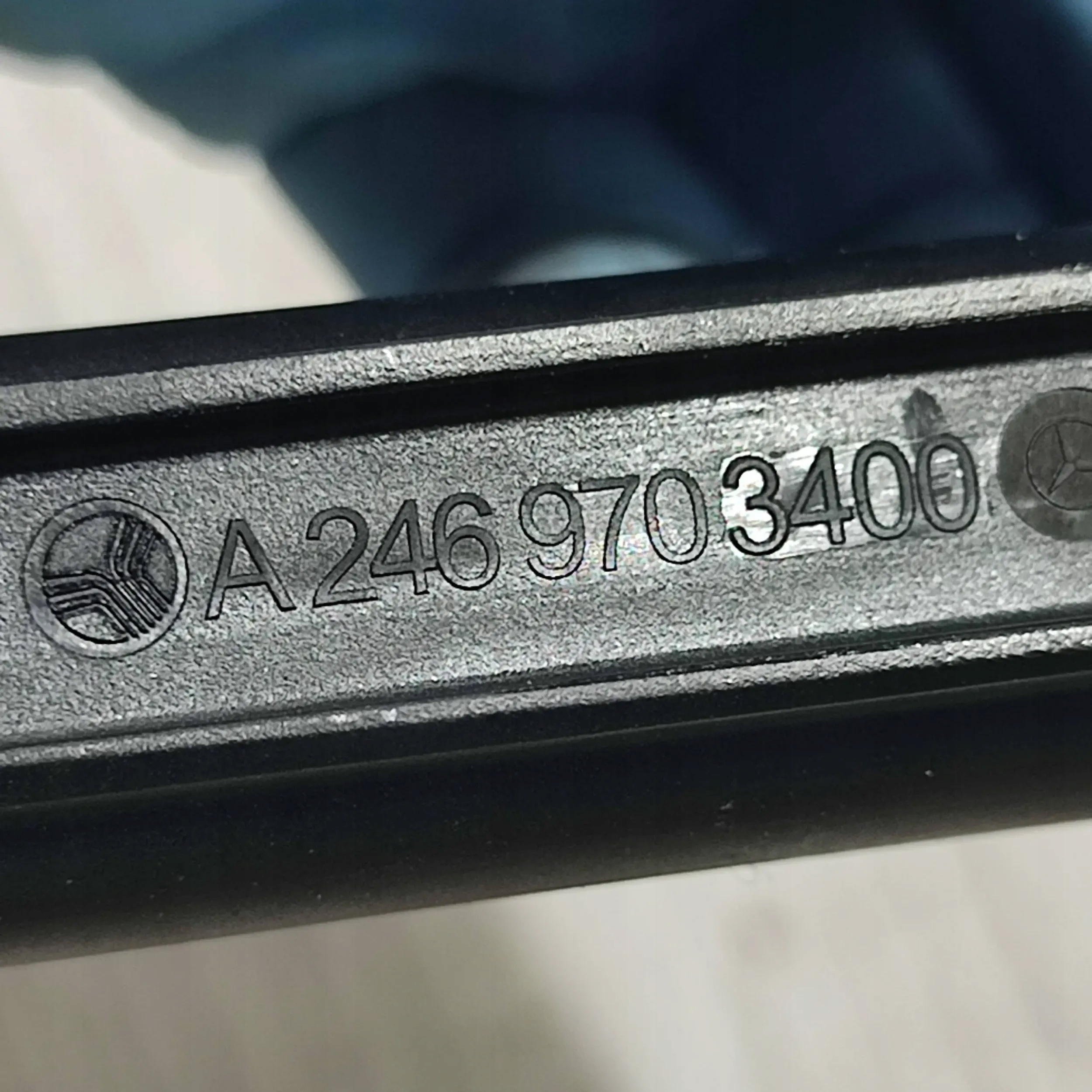 Mercedes-Benz A-classa W176 17r. 1.5cdi Support plaque Couvre zaglowka
