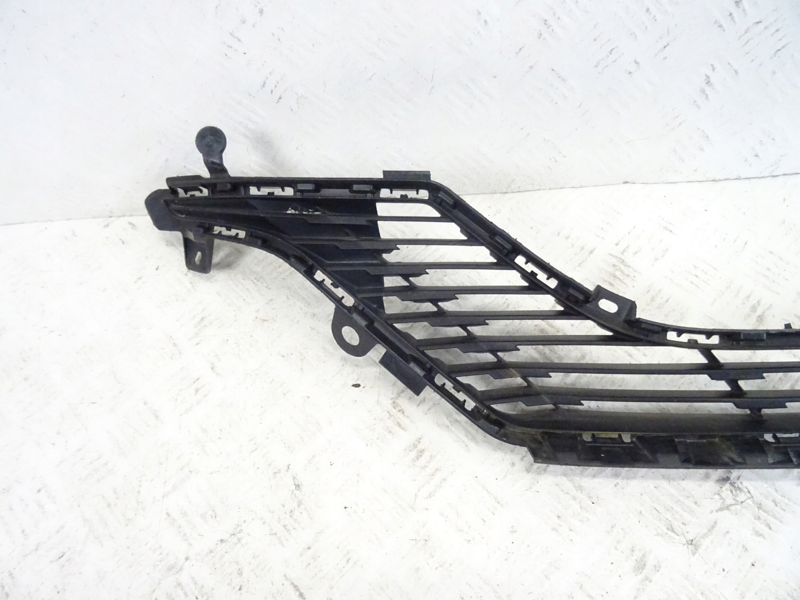 grid of a bumper front front central PEUGEOT 208 II 9823209880
