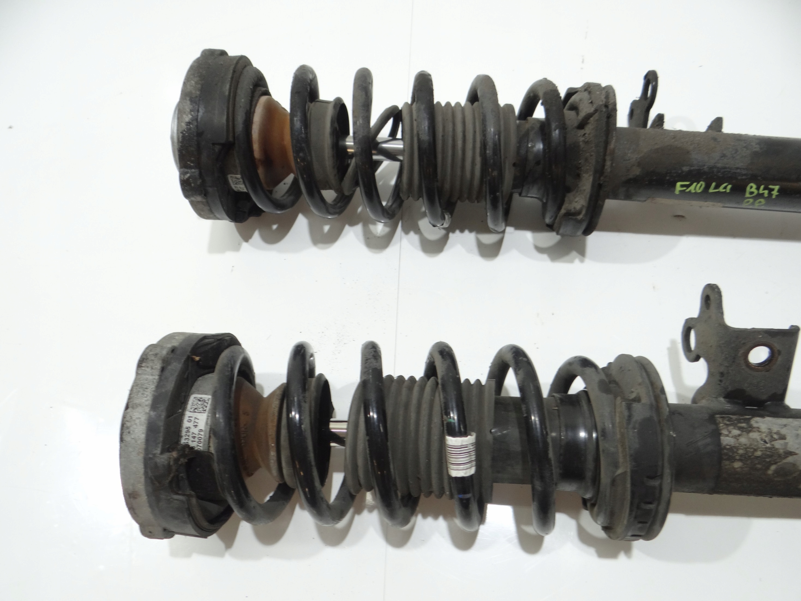 shock absorbers front KOMPLET BMW F10 LCI B47D20A 6863295