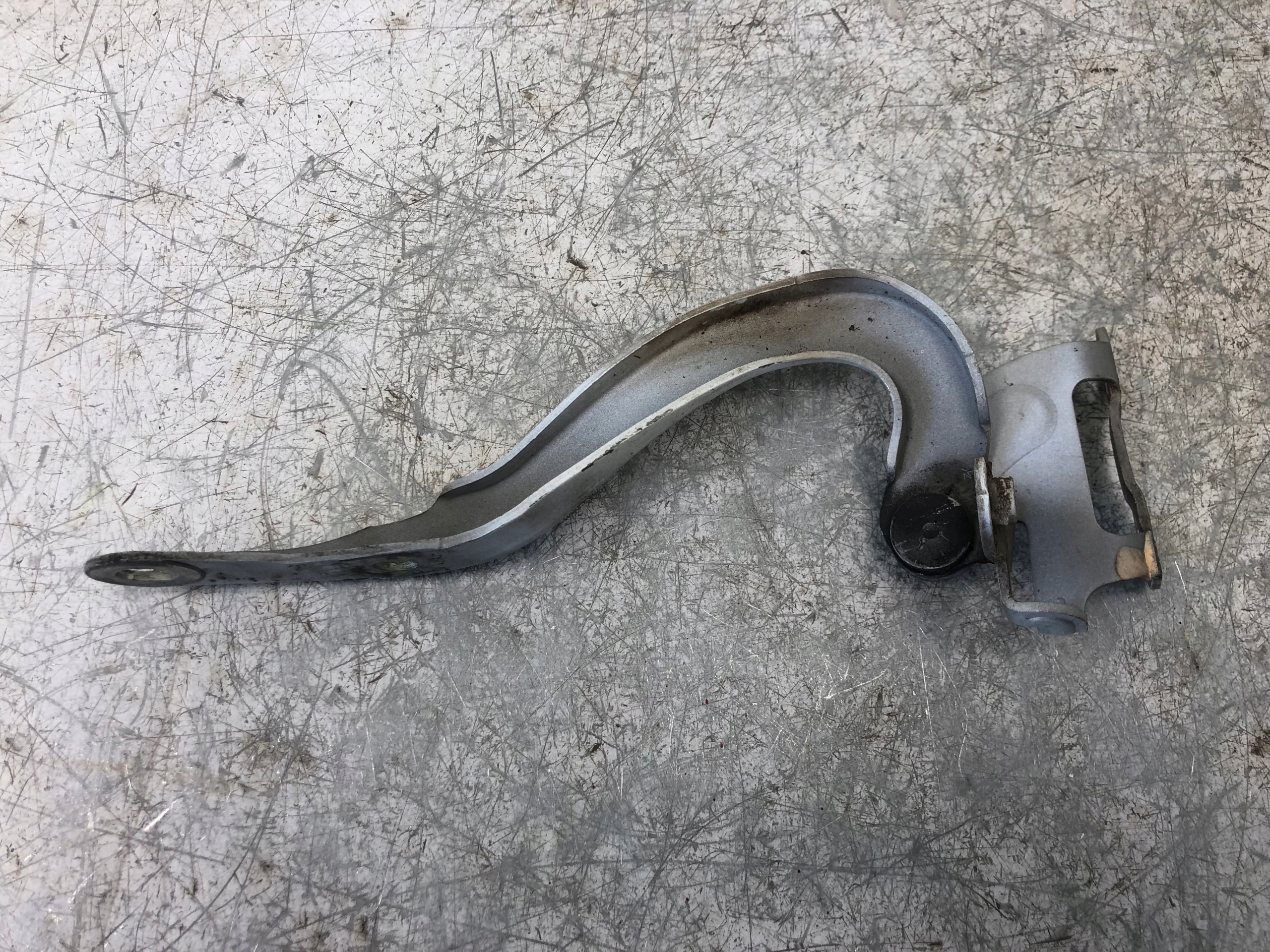 hinge bonnets left TOYOTA AYGO 068