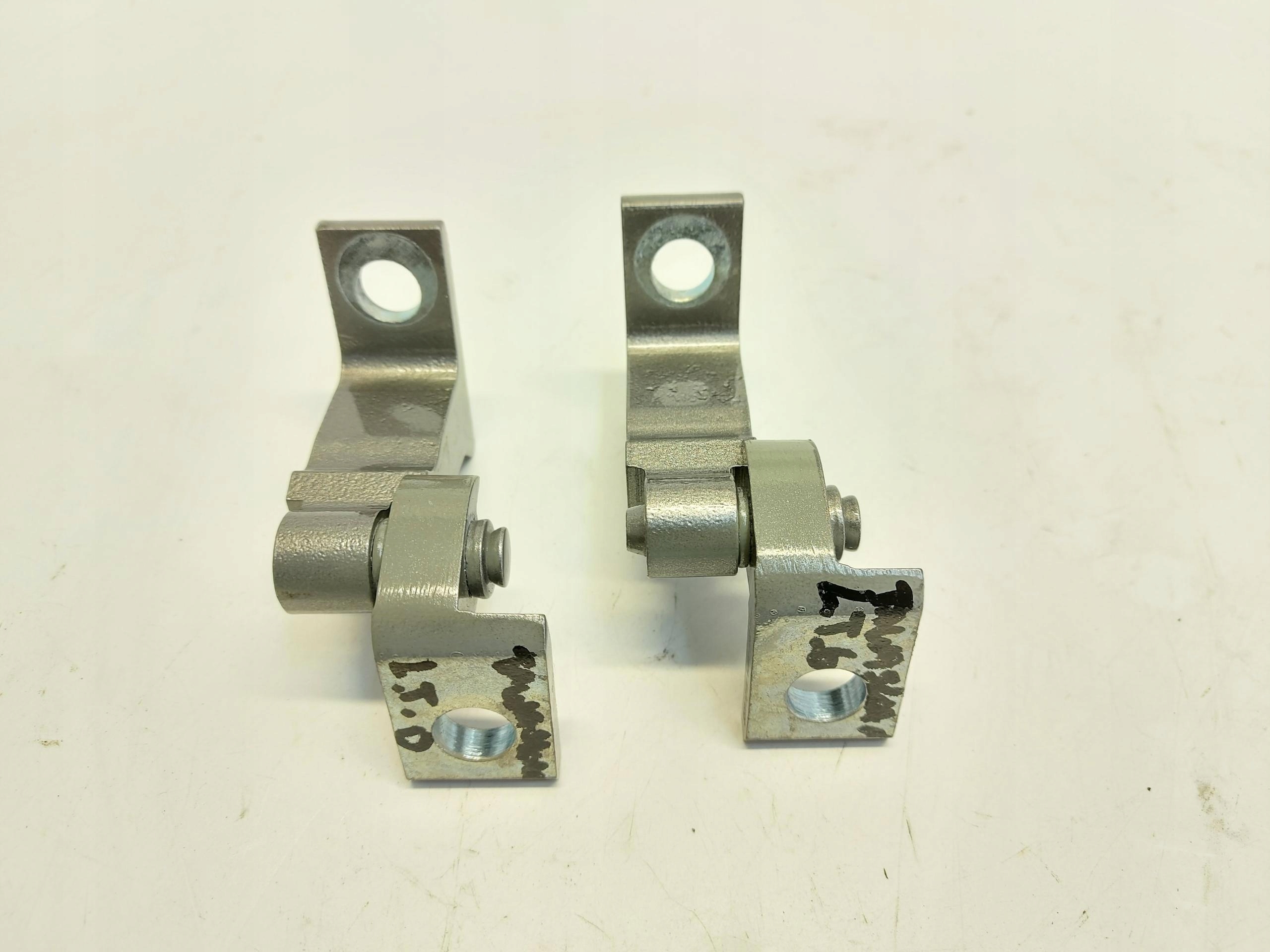 Cupra Tavascan 11H 2025 hinge door left rear part upper lower kpl