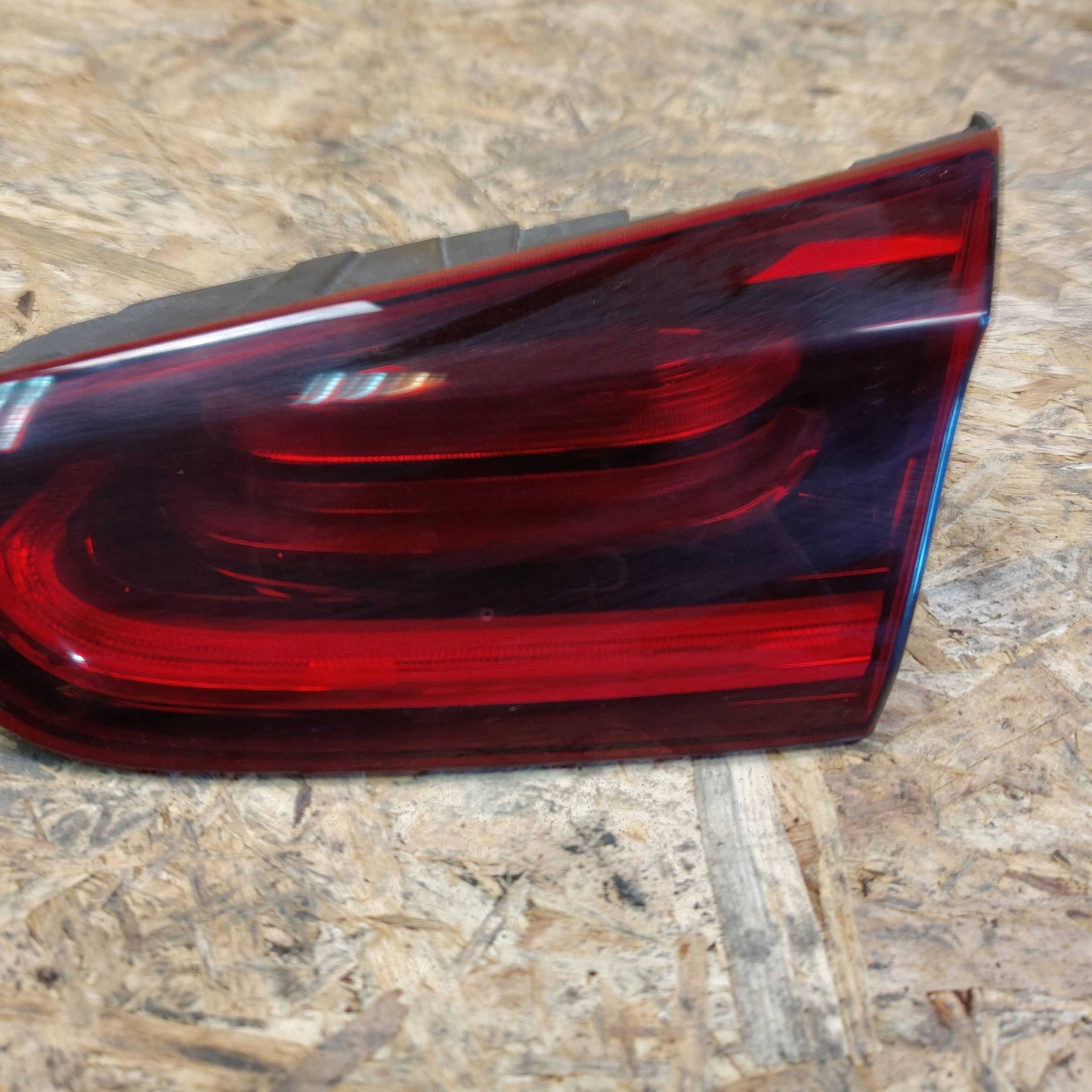 light rear w klapie rear part side right KIA Xceed 92404J7350