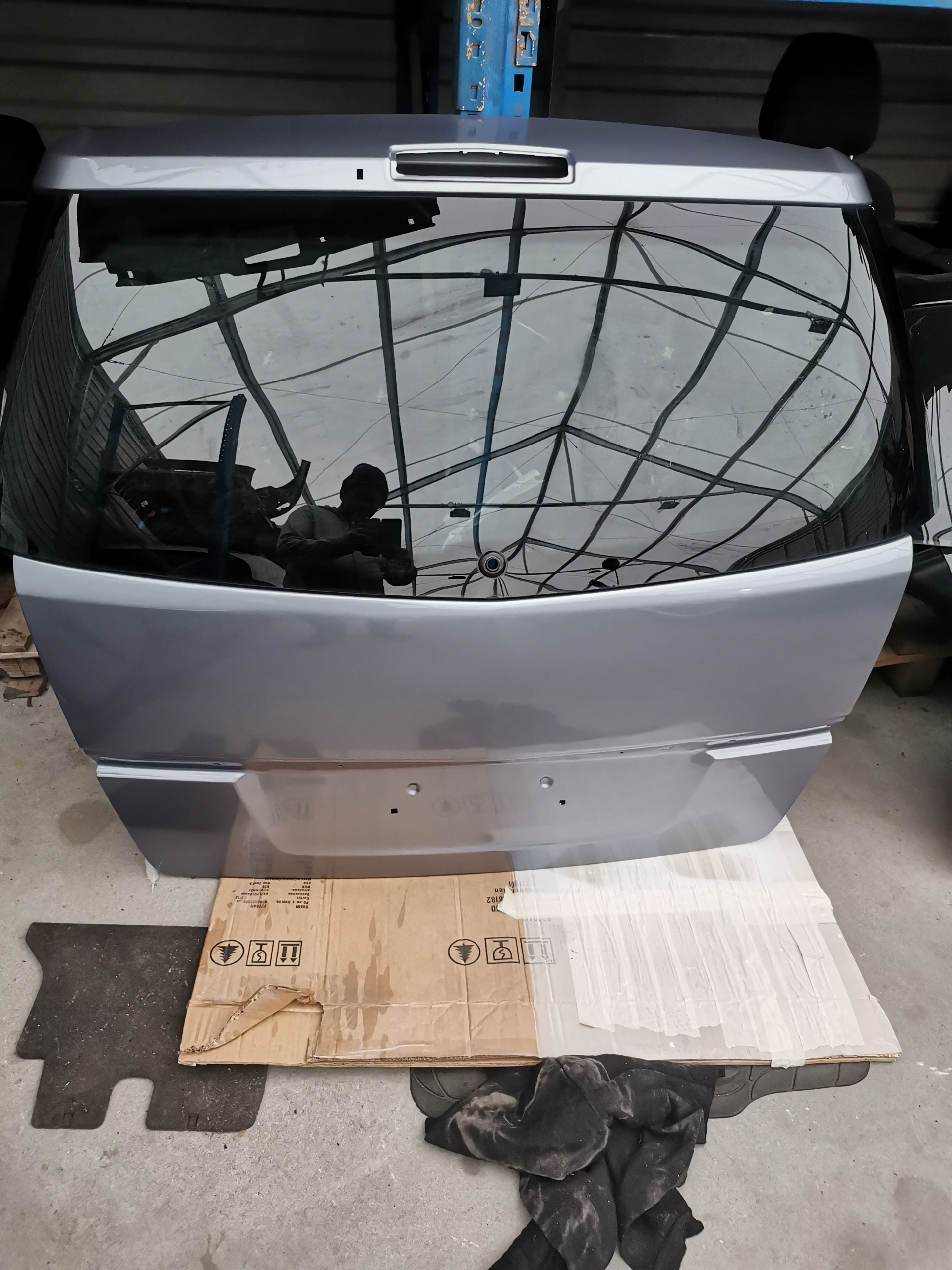 KLAPA BAGAZNIKA TYLNA OPEL ZAFIRA B II KOLOR Z163