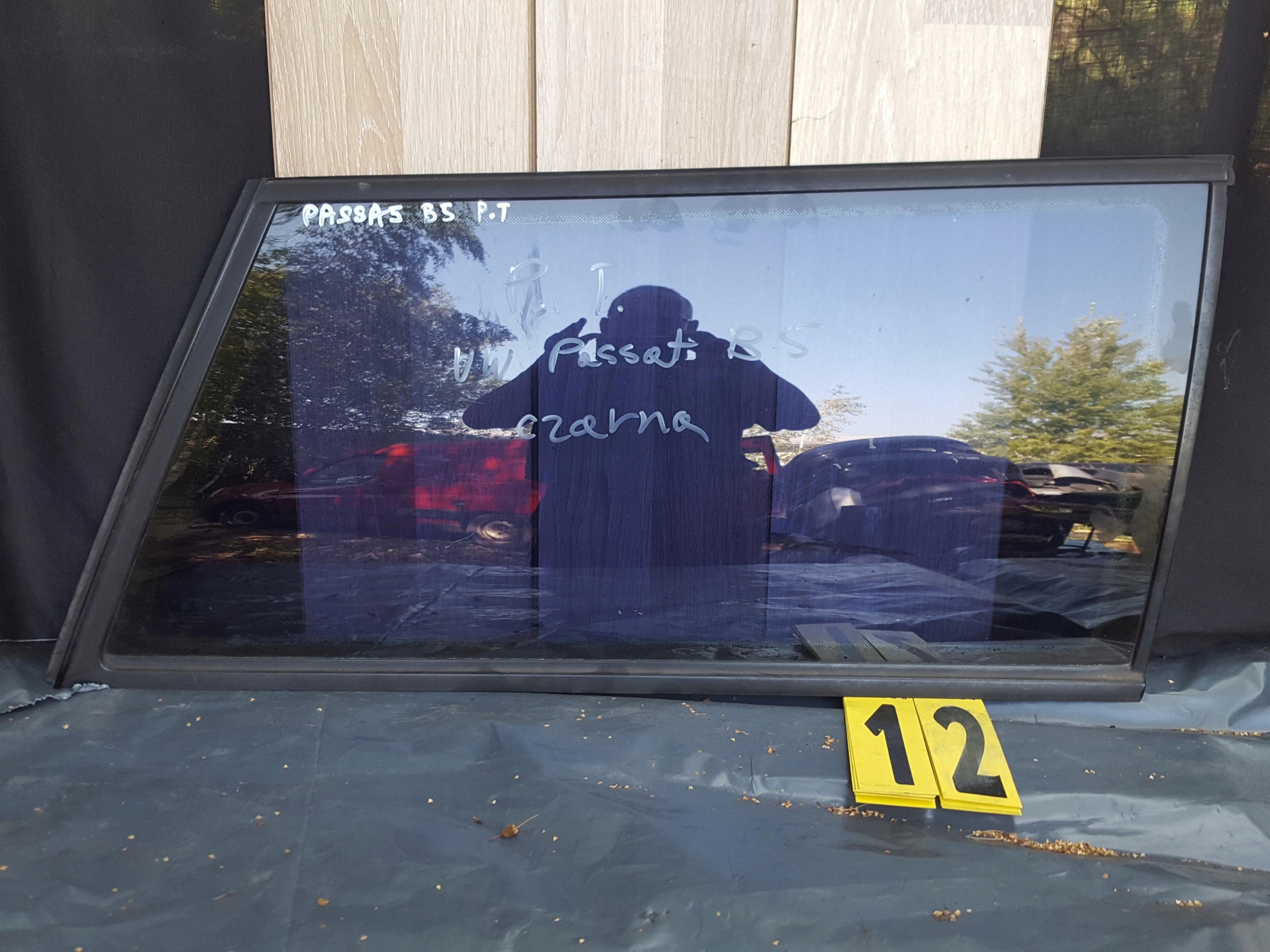 SZYBA KAROSERYJNA PRZYCIEMNIONA PRAWA TYLNA VOLKSWAGEN PASSAT B5