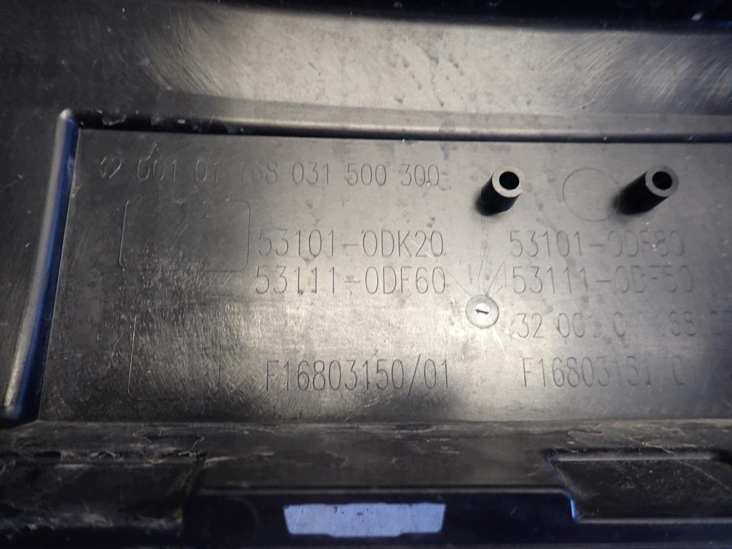 grill TOYOTA YARIS IV 2020- 53101-0DK20