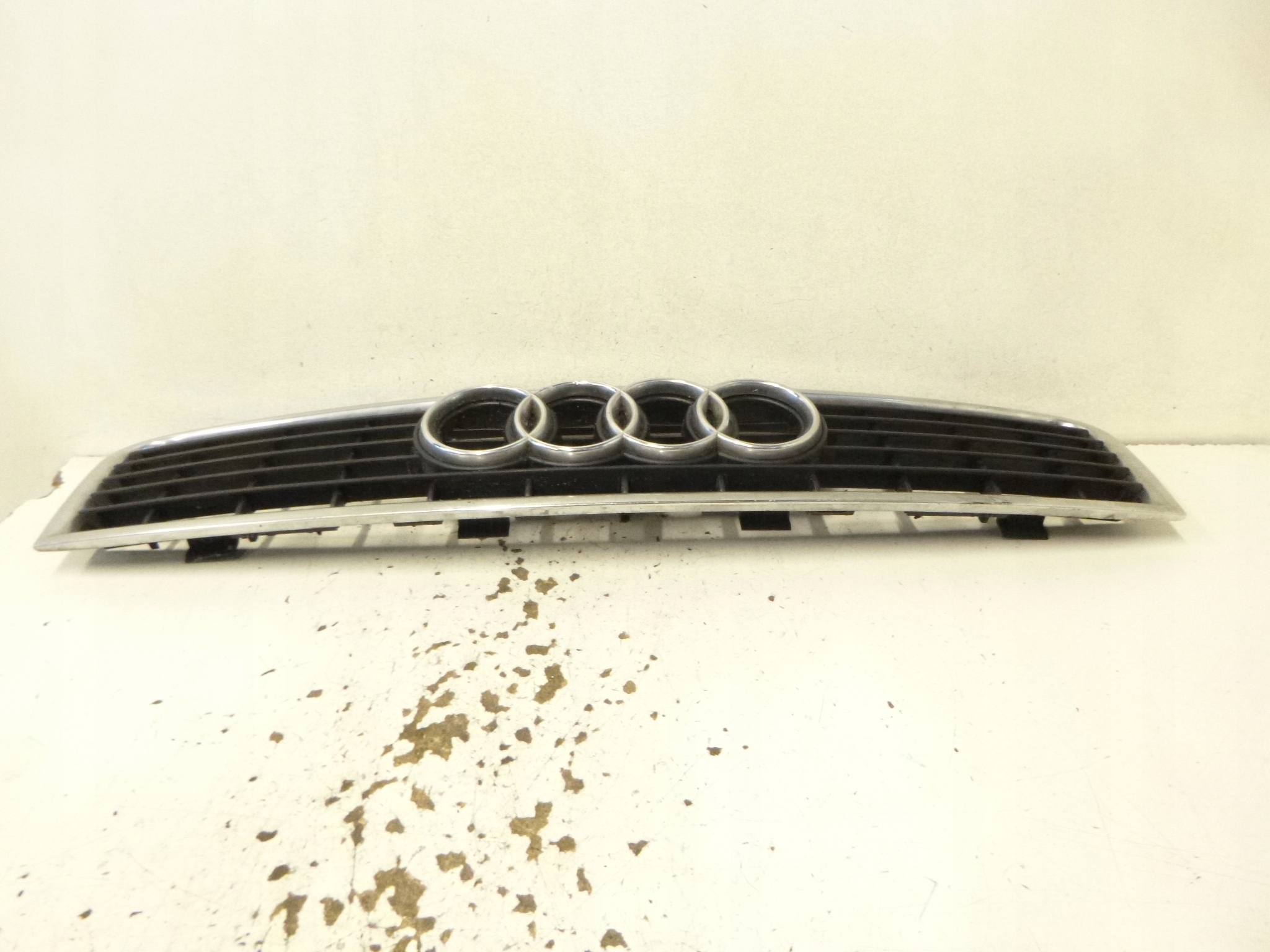 Grill Grill Audi A4 B6 LY9B kombi 2004r. 8E0 853 651 B