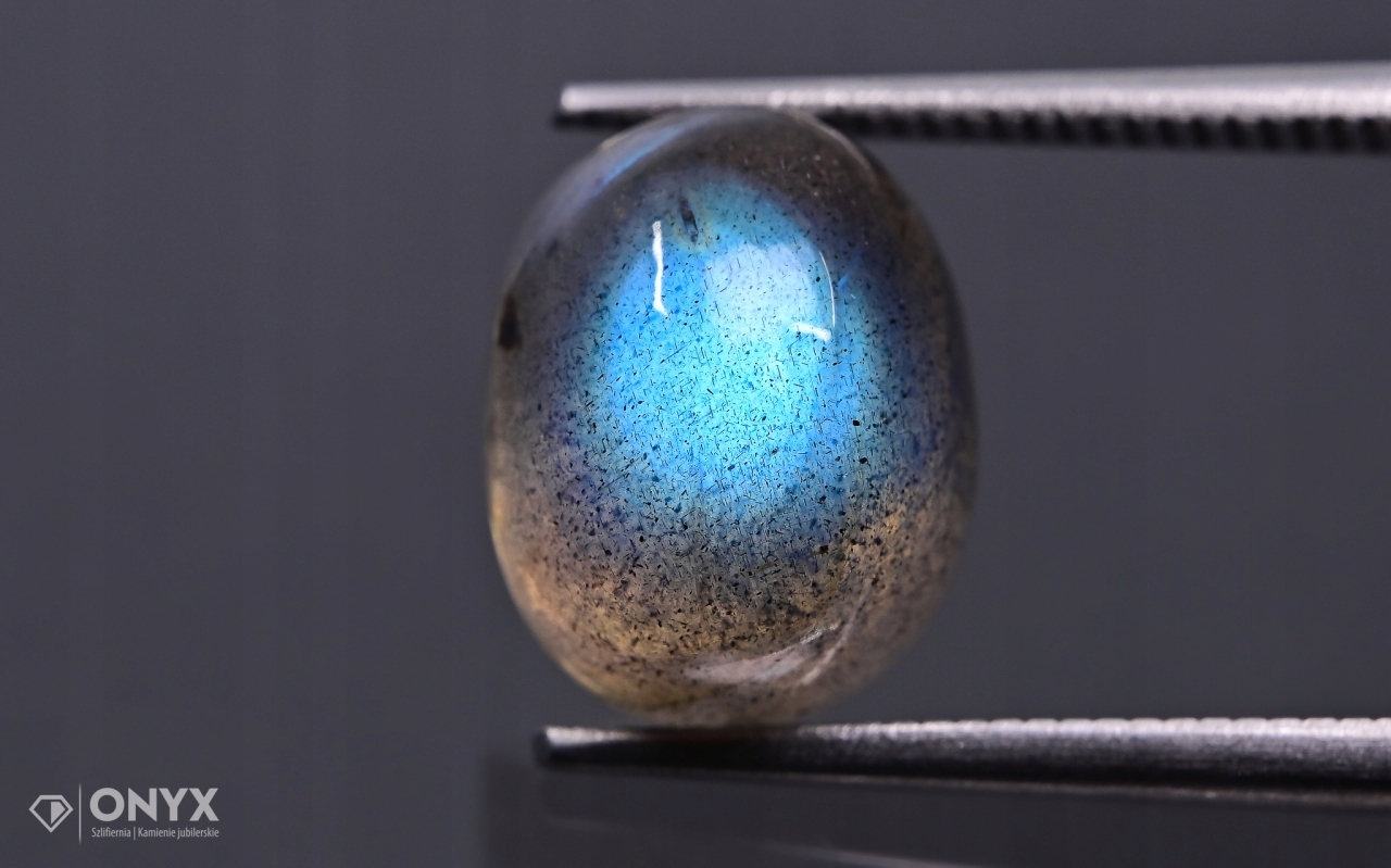 Labradorit kabošon A ovál 11x8,5 mm