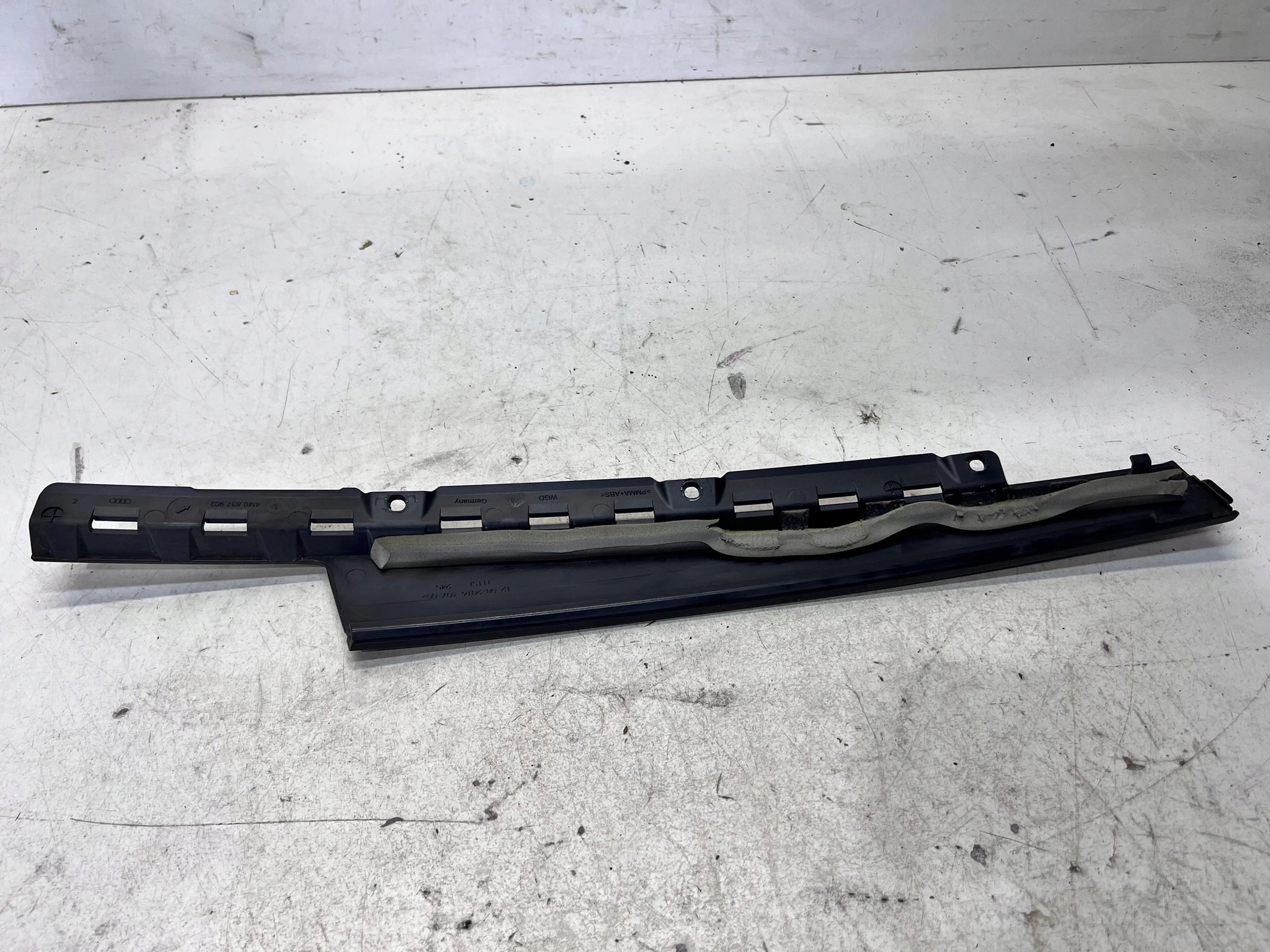 cap cover SLUPKA right front AUDI Q7 4M 4M0837902