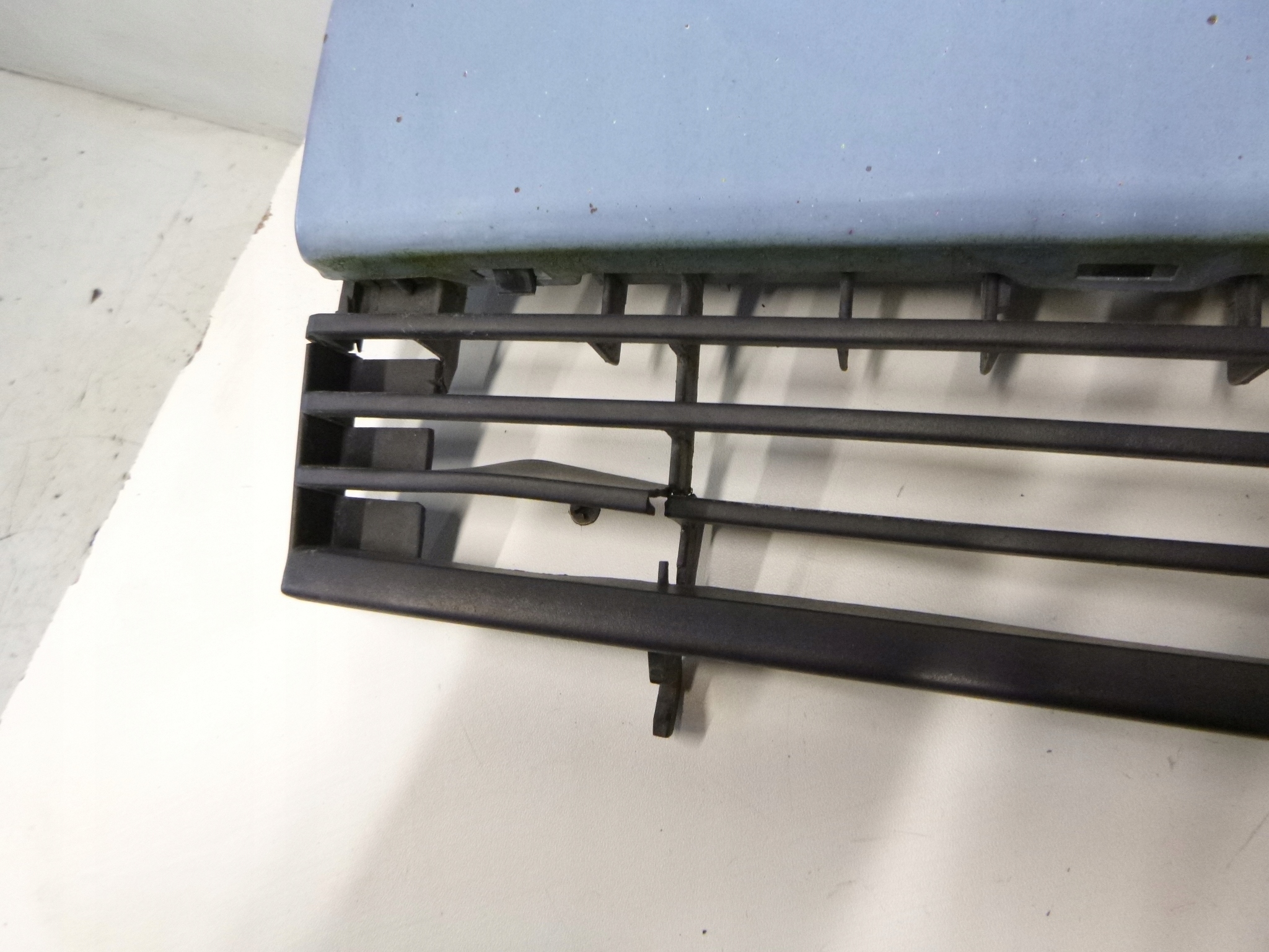 GRILL GRILL VOLKSWAGEN TRANSPORTER T4 1991R.