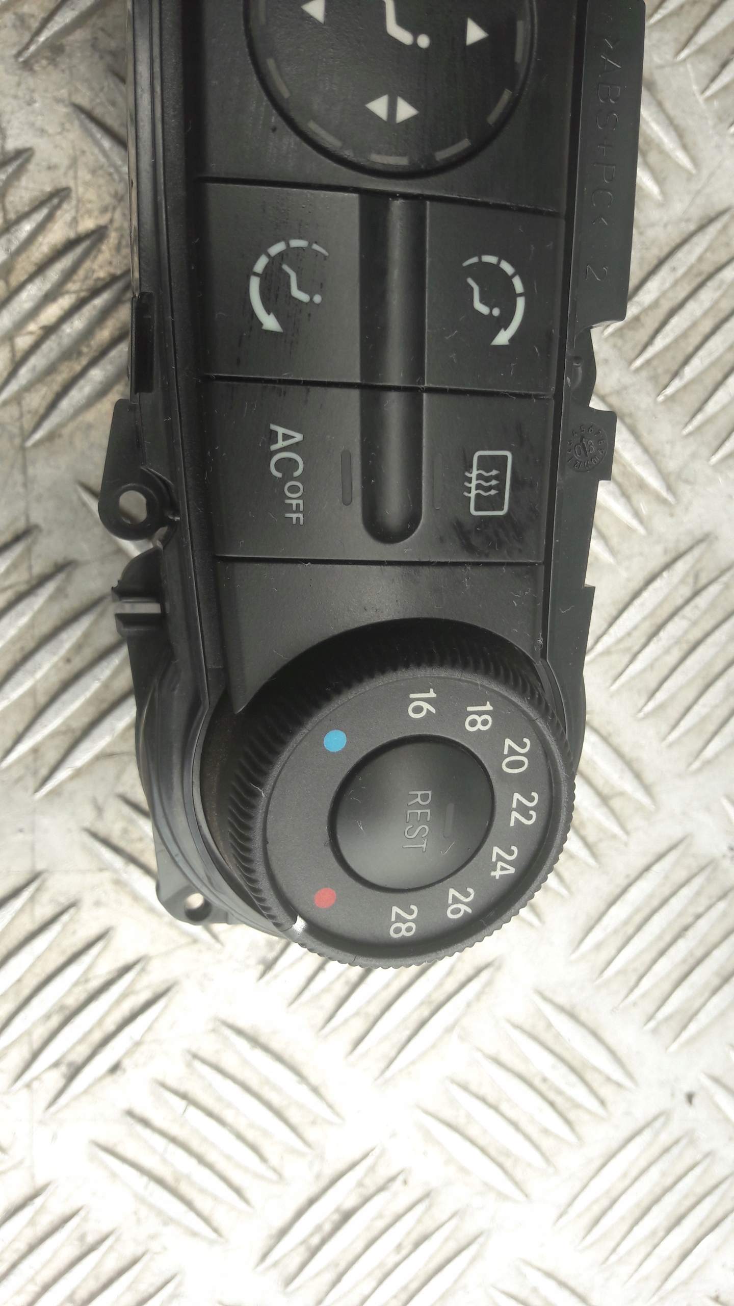 MERCEDES W211 PANEL des lüfters klimaanlage mitte 2118300085