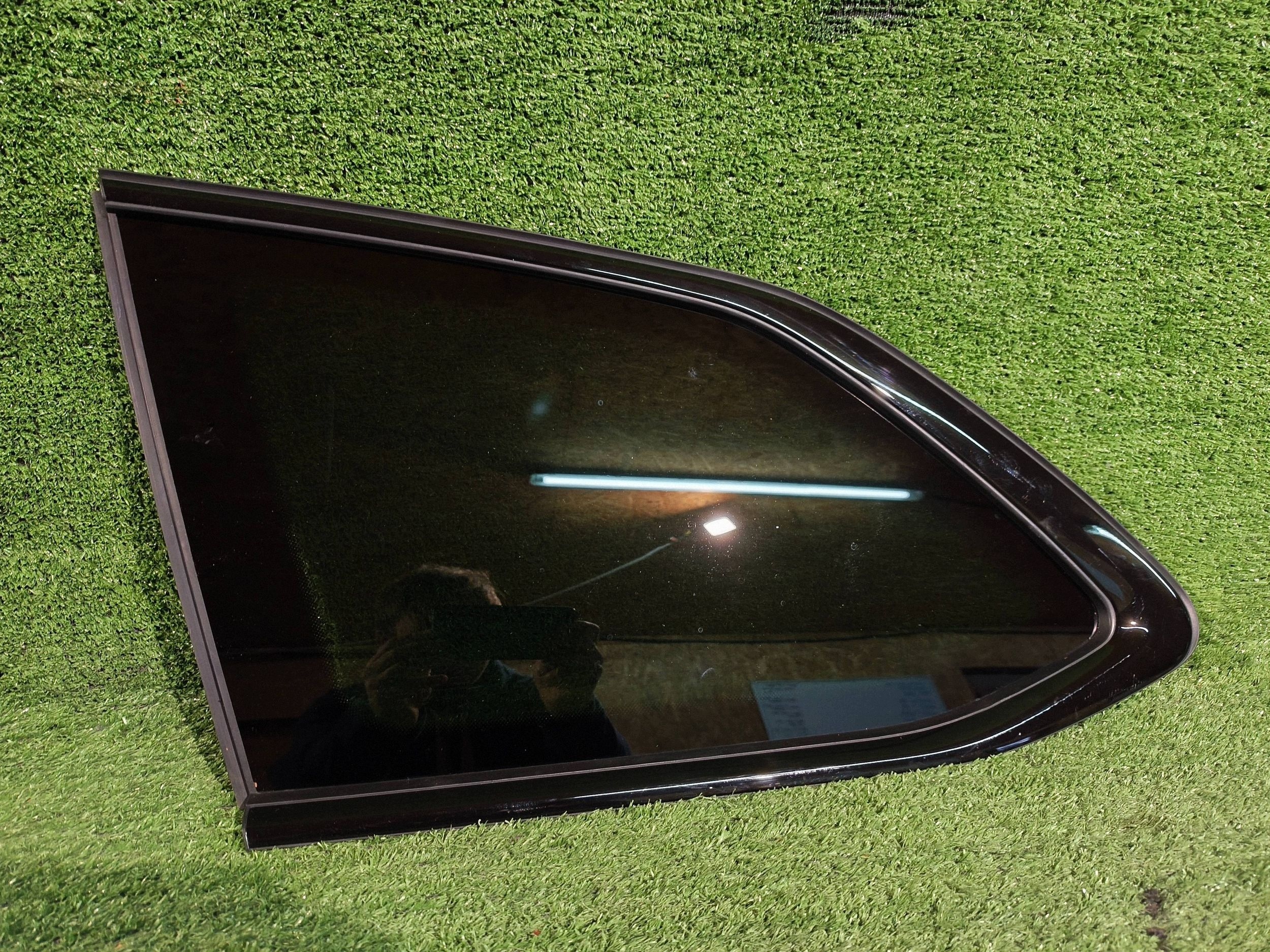 window bodywork left rear VW PASSAT B9 KOMBI PRZYCIEMNIANA