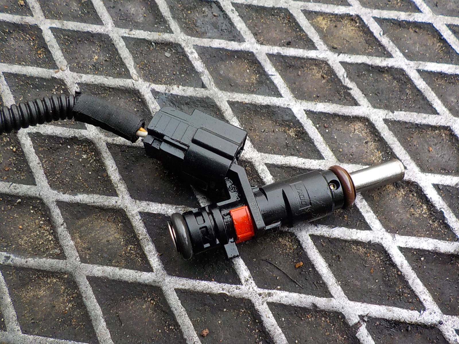 PEUGEOT 207 1.6 16V B injector V752817680-06