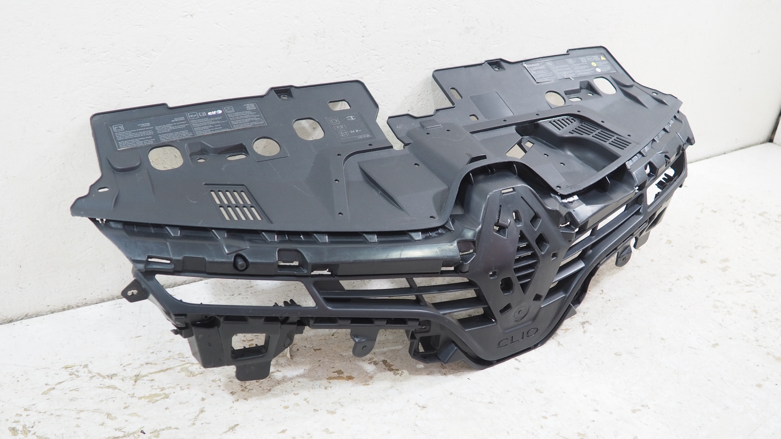 Renault Clio IV Traversa grilla 622563184R