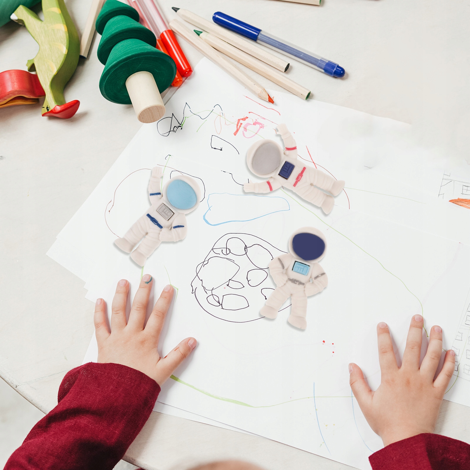 GUMKI DLA DZIECI W KSZTAŁCIE SPACEMANA Typ inny