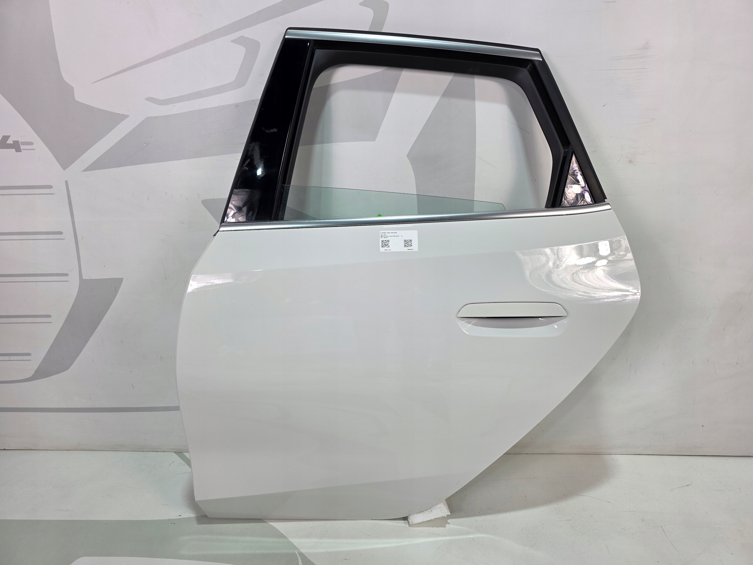 door left rear. BMW 2 U06 A300 ALPINWEISS