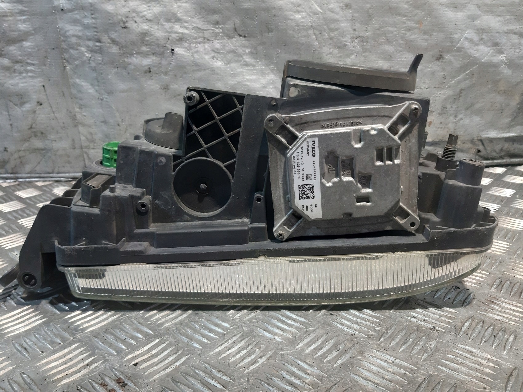 light right front IVECO STRALIS