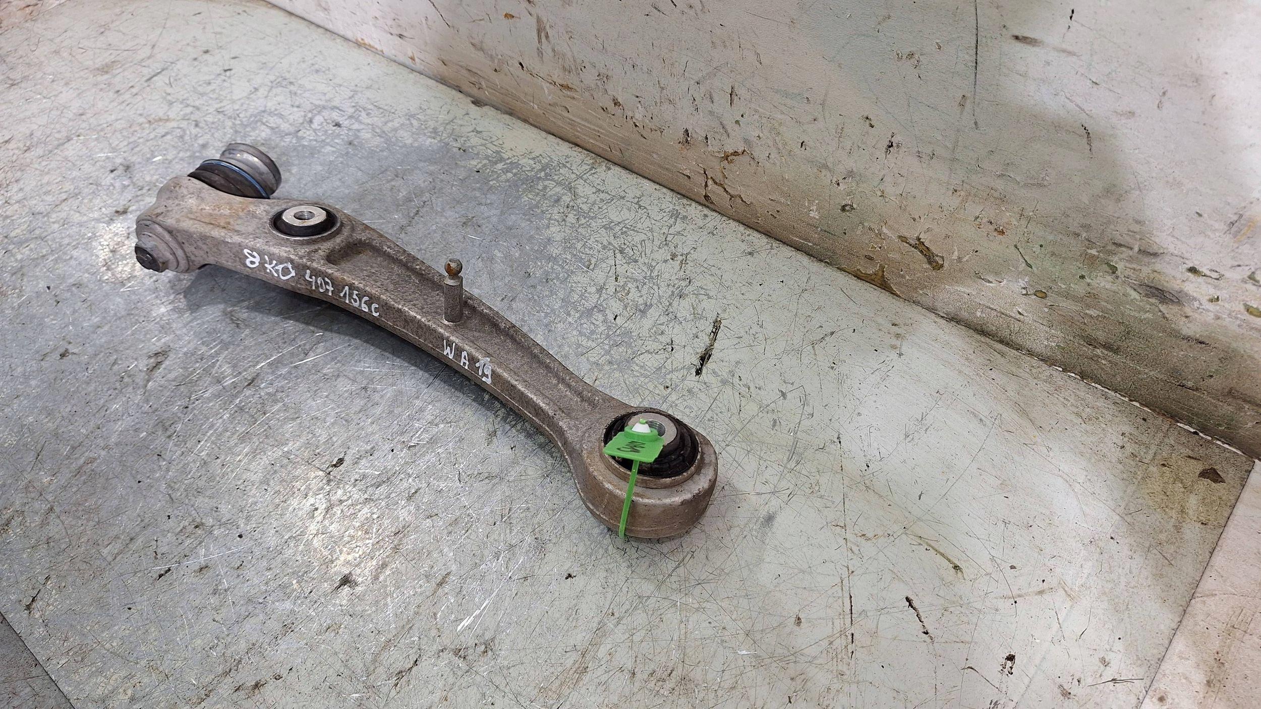 arm right front 8K0407156C AUDI A4 B8 A5 8T Q5 8R A6 C7