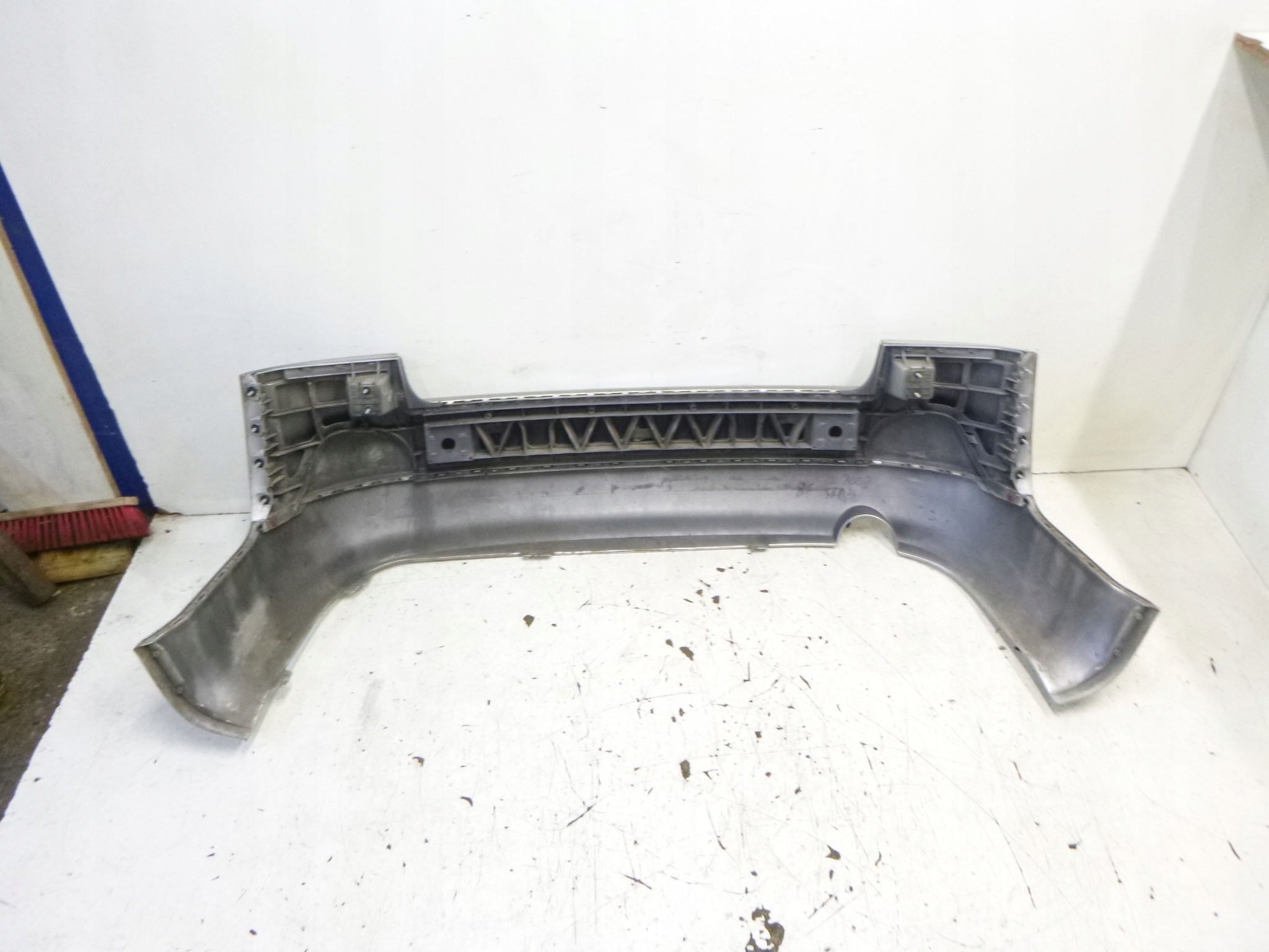 bumper rear Audi A4 B6 LY7W sedan 2003r. SREBNY