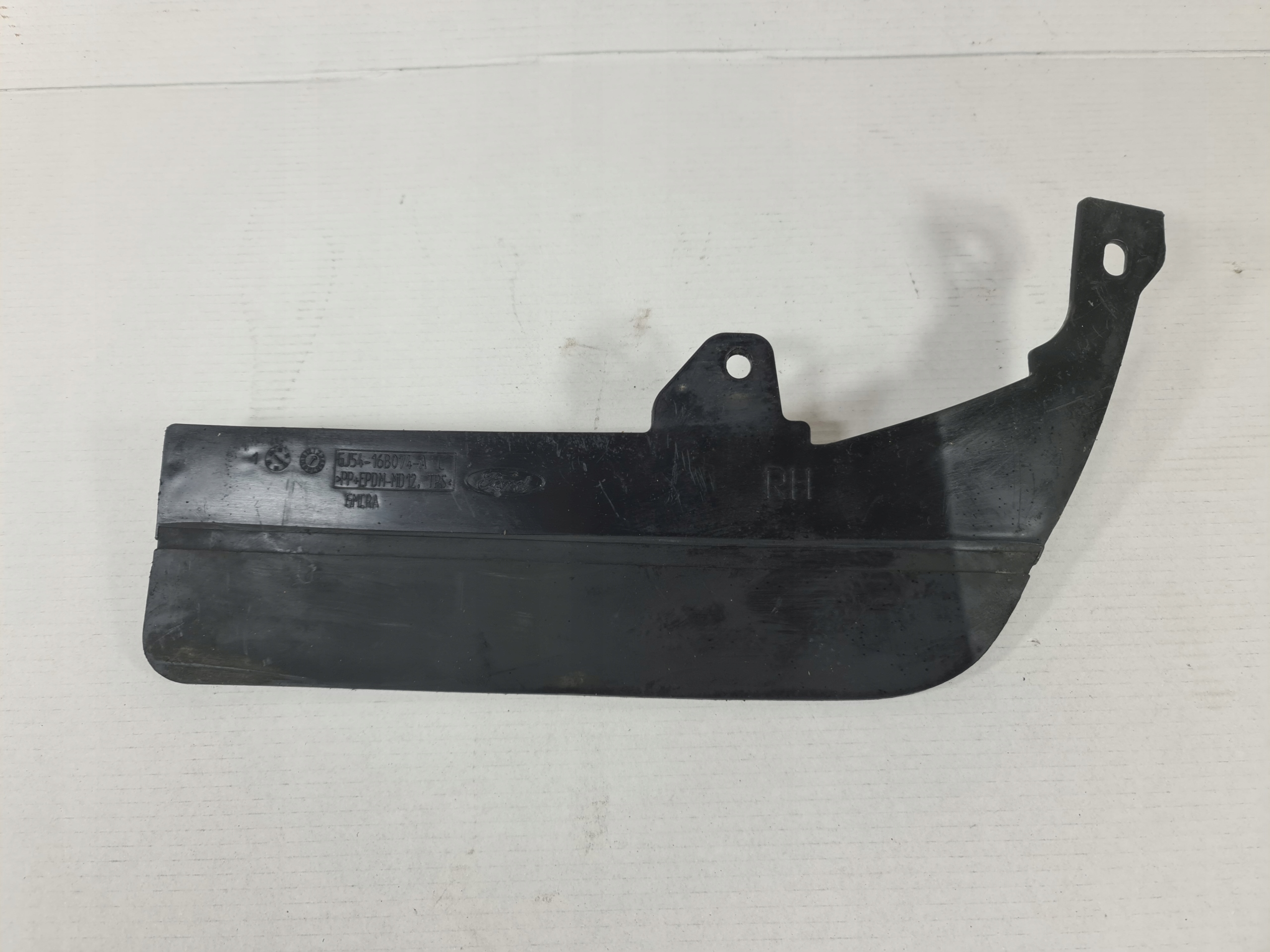 KUGA MK2 CHLAPACZ PRAWY PRZÓD GJ54-16B074-AC