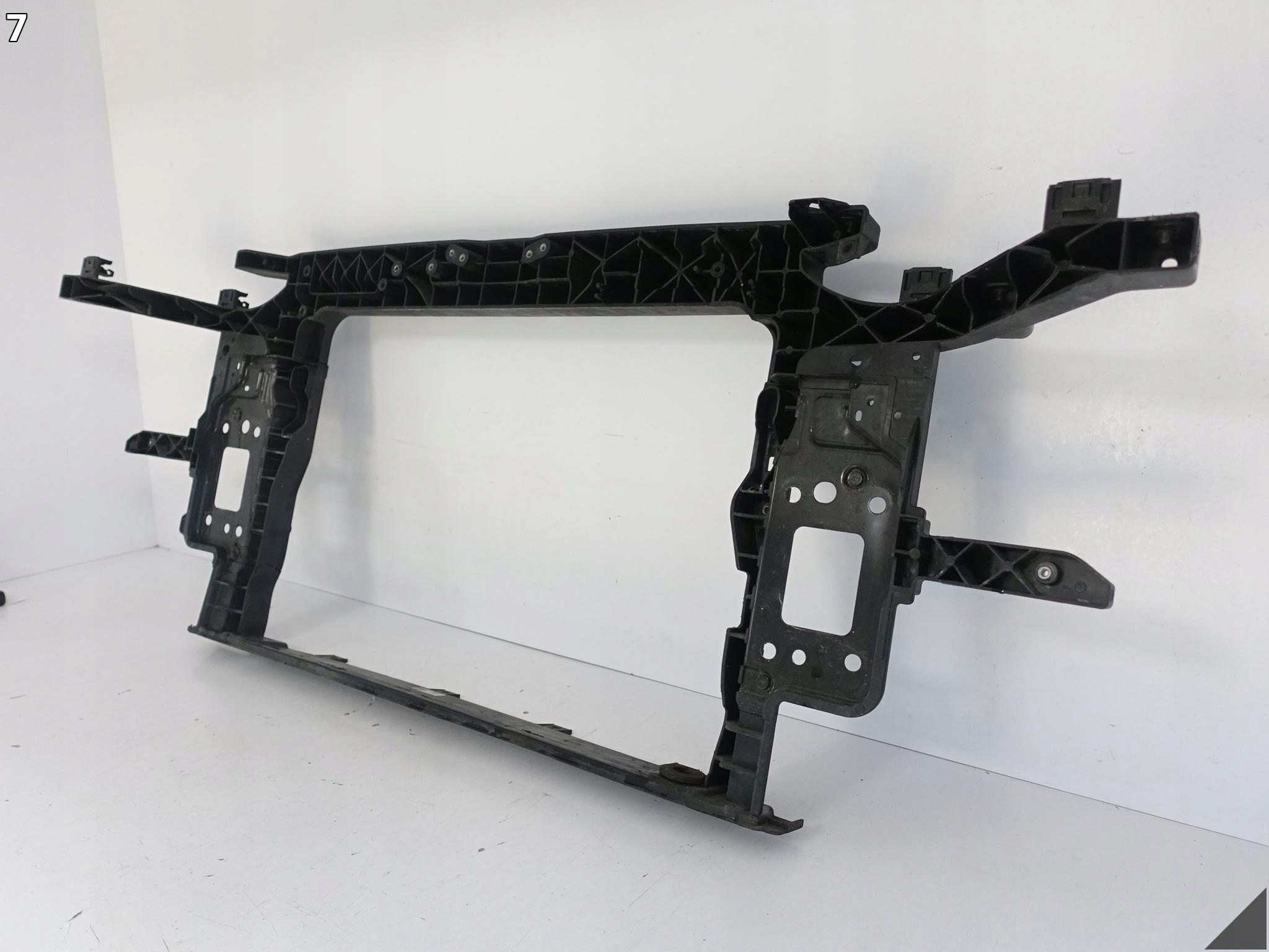 HYUNDAI KONA and LIFT 17-23 pillar console support panel for radiators 64101-J9000
