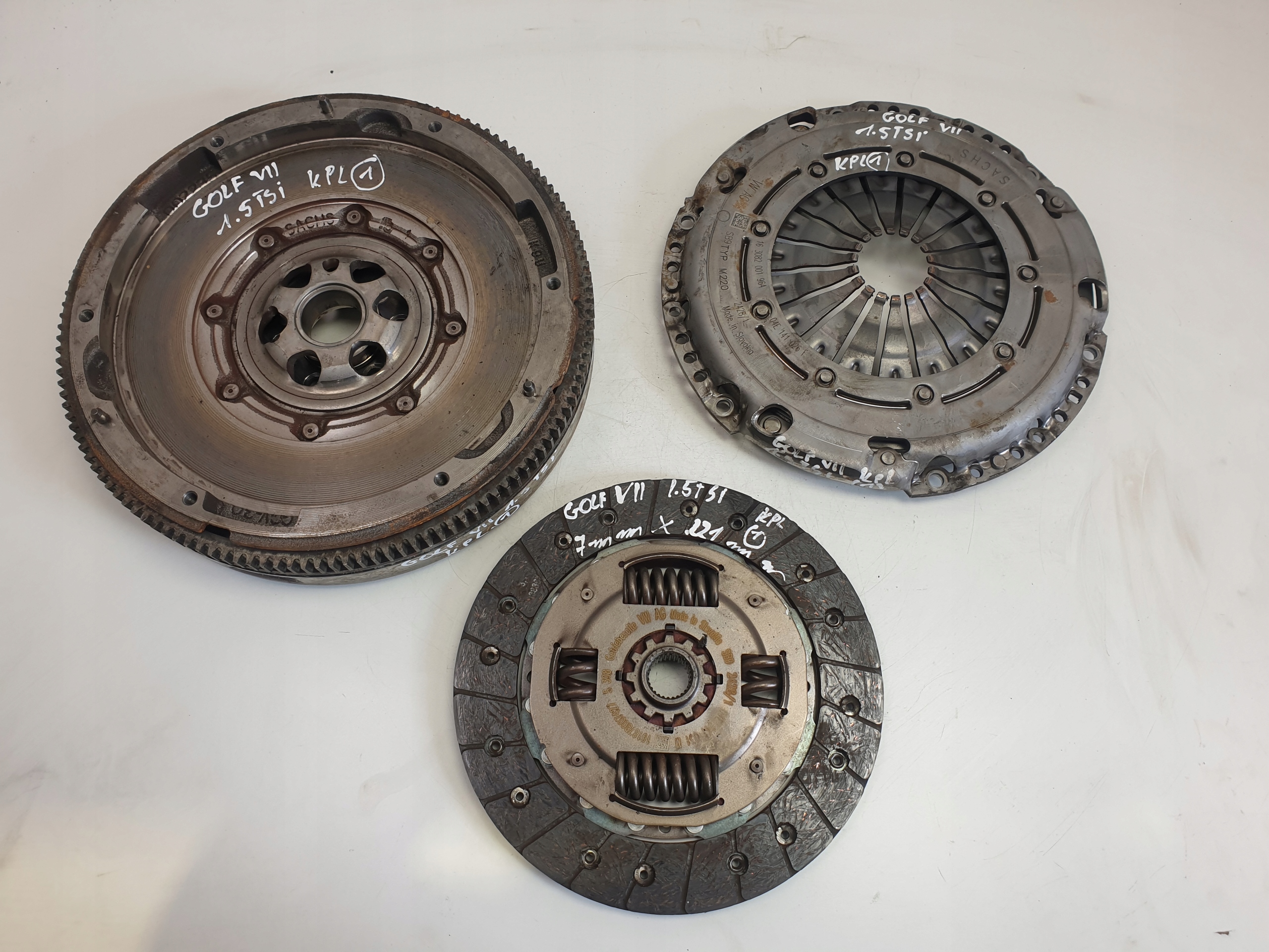 VW Golf VII 1.5 TSI полный комплект сцепления