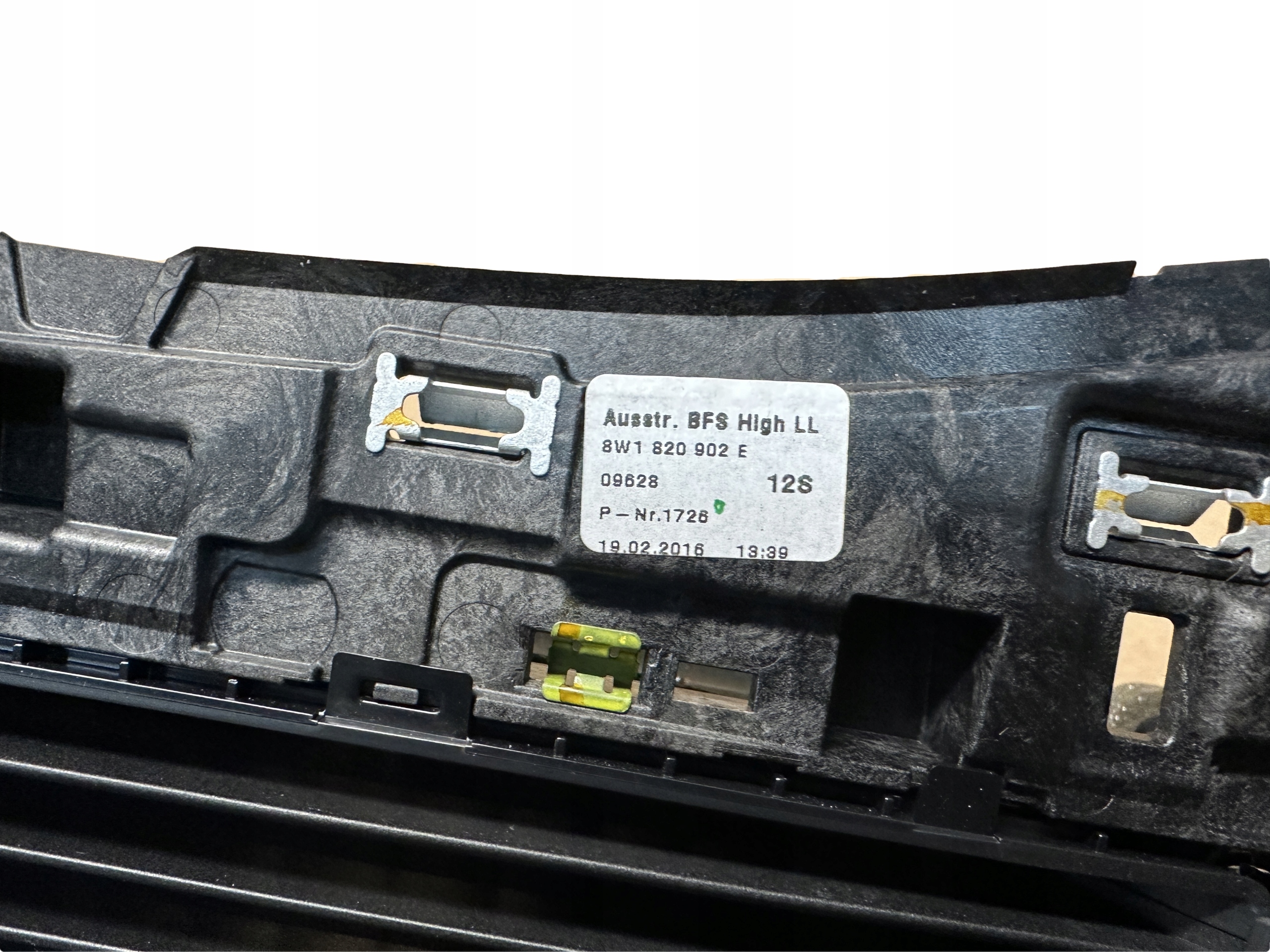 AUDI A4 A5 8W B9 rešetka rešetka ventilacije armature 8W1820902E