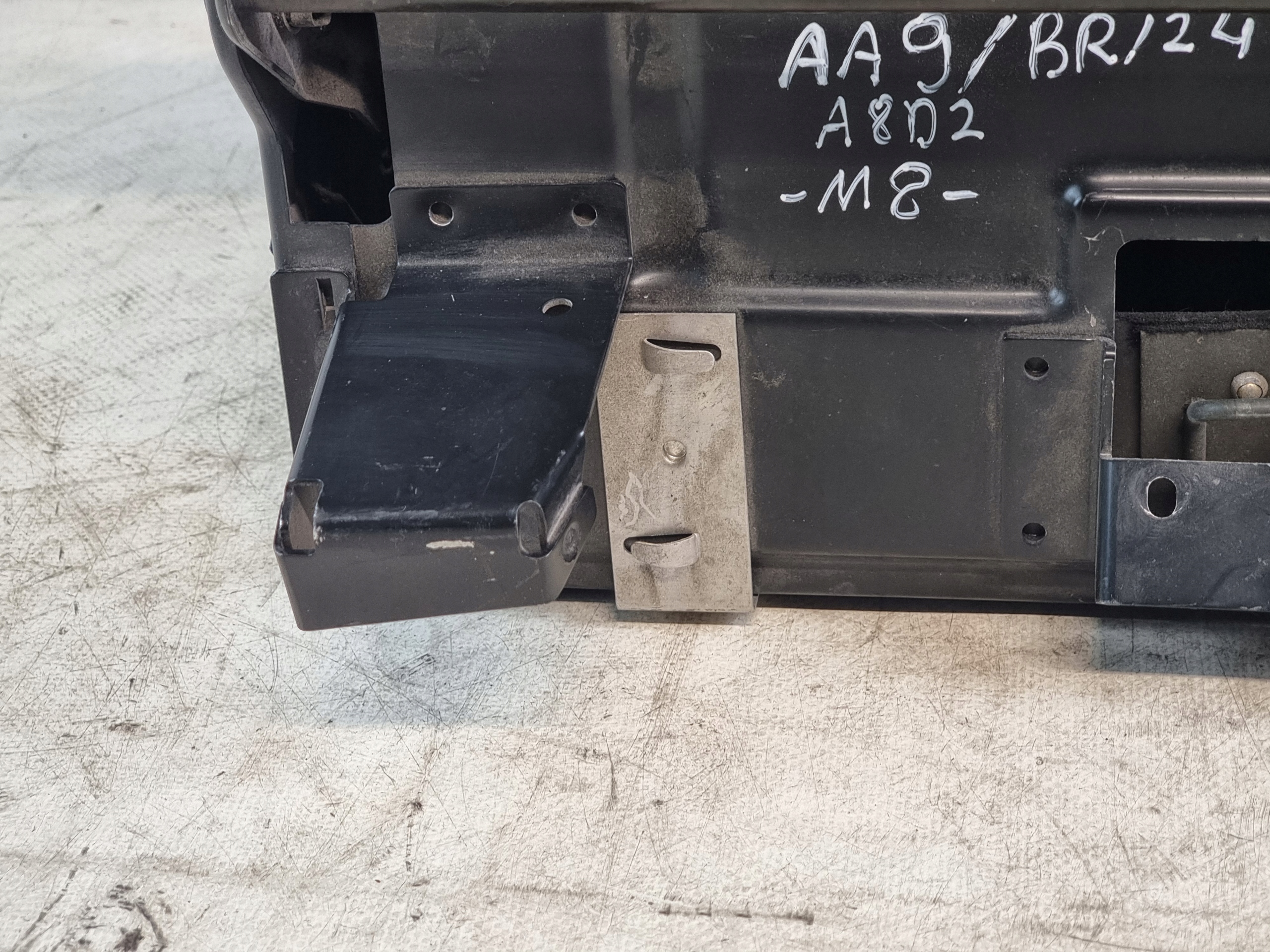 handschuhfach des beifahrers OE 4D1857095LL AUDI A8 D2