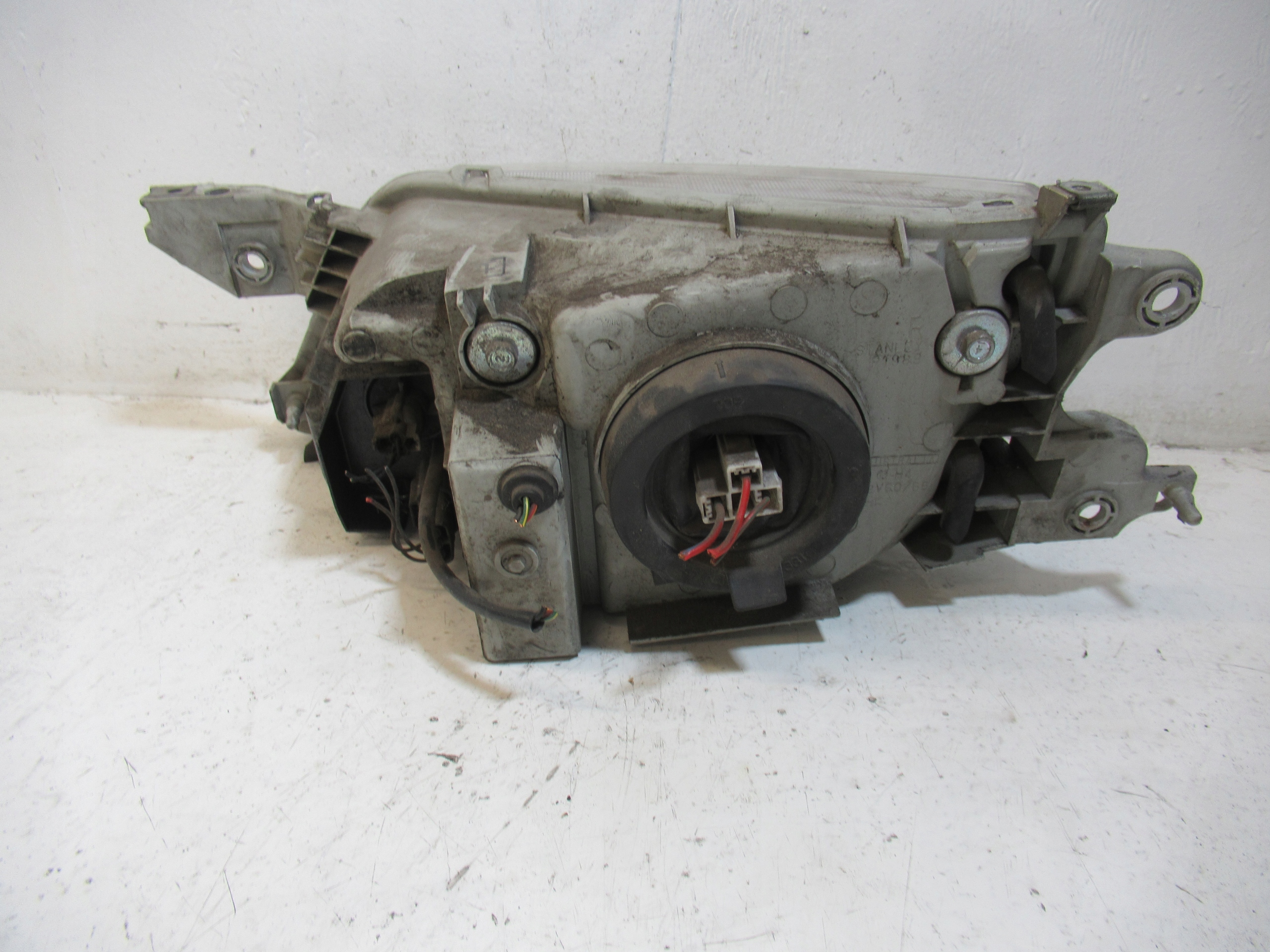 light right front MAZDA PREMACY STANLEY