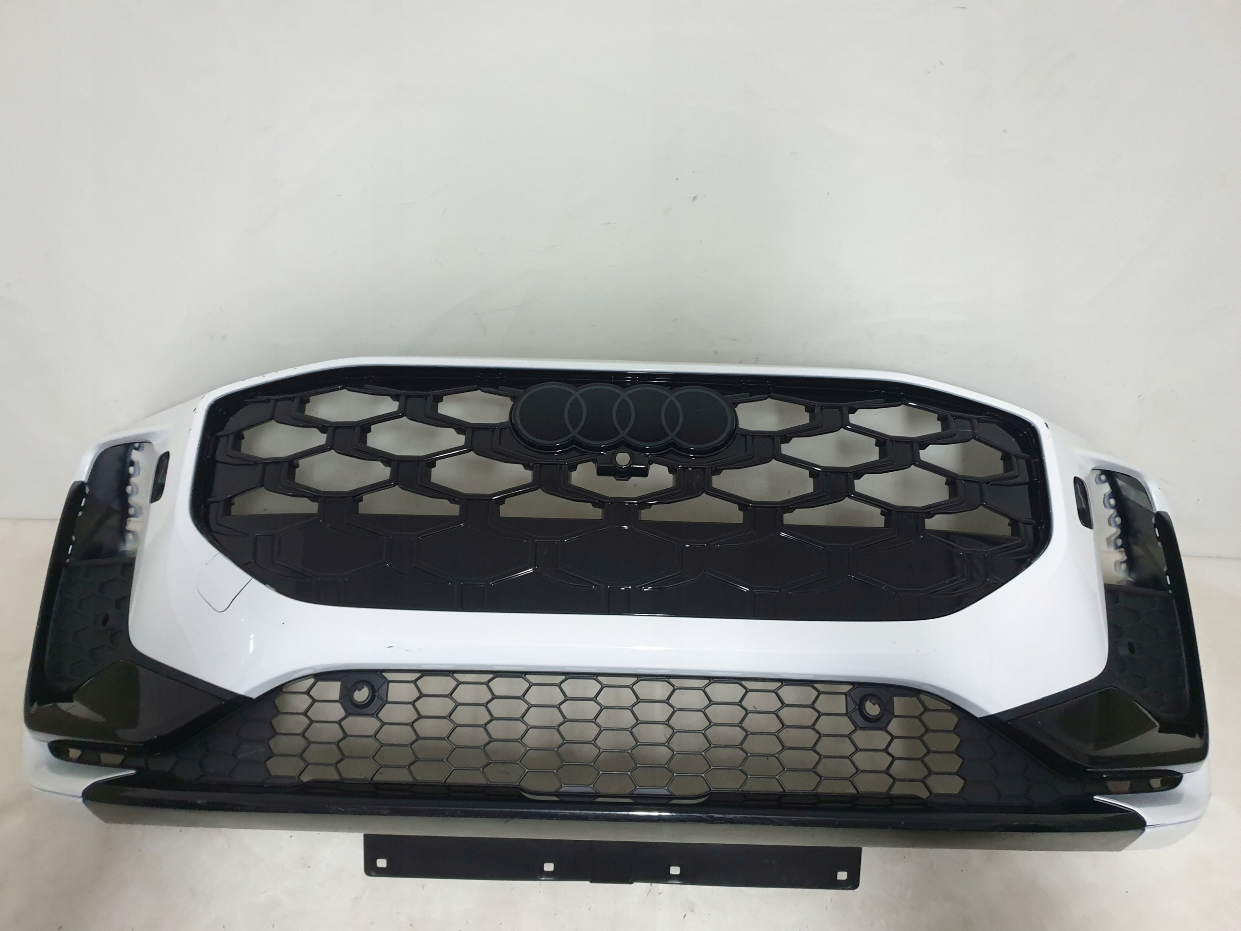 AUDI Q3 III 83H S-LINE 25-> bumper front front 6xPDC washers 83H807437D