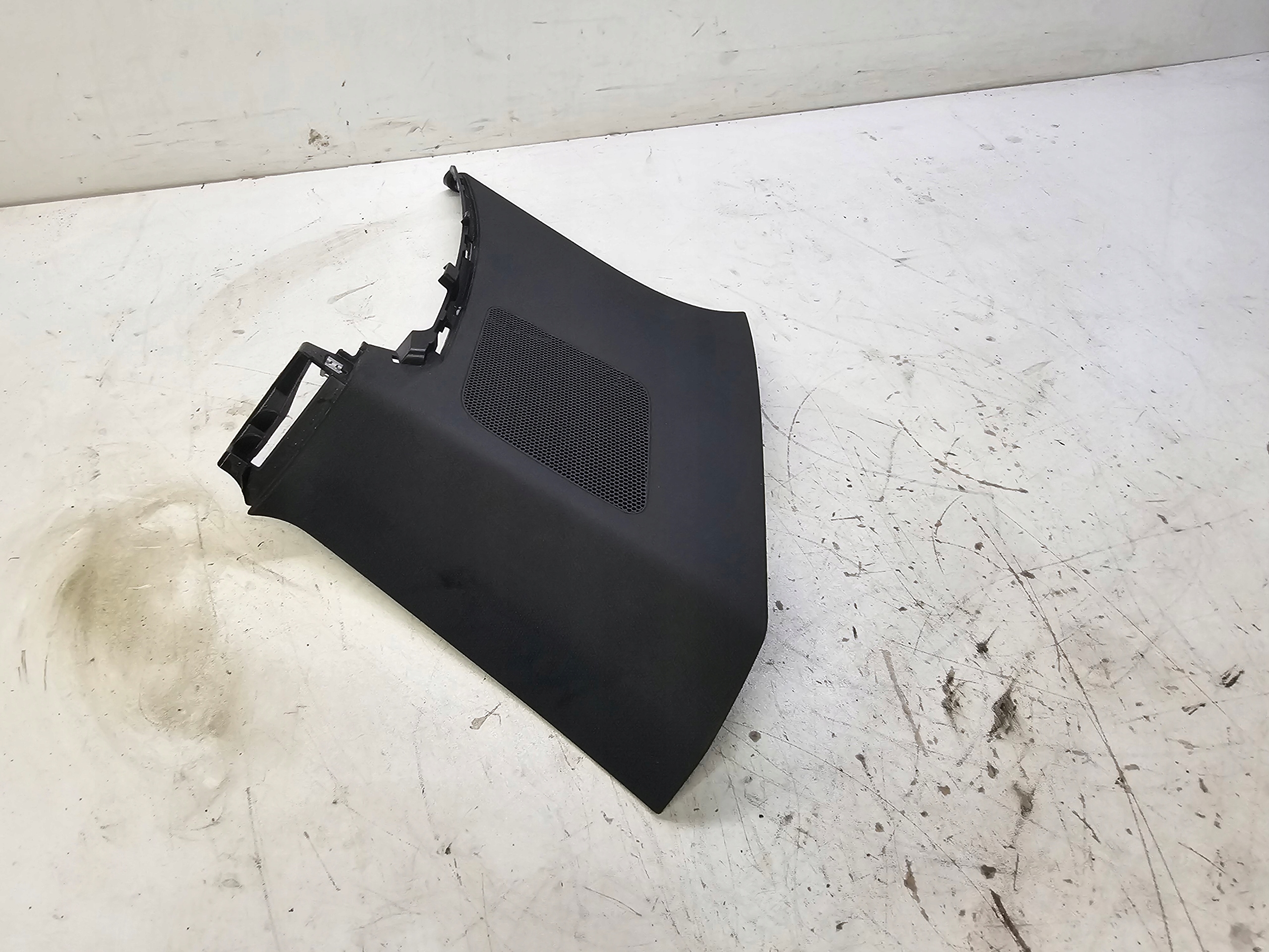 cover SLUPKA POSZYCIA left AUDI Q3 F3 83A867245
