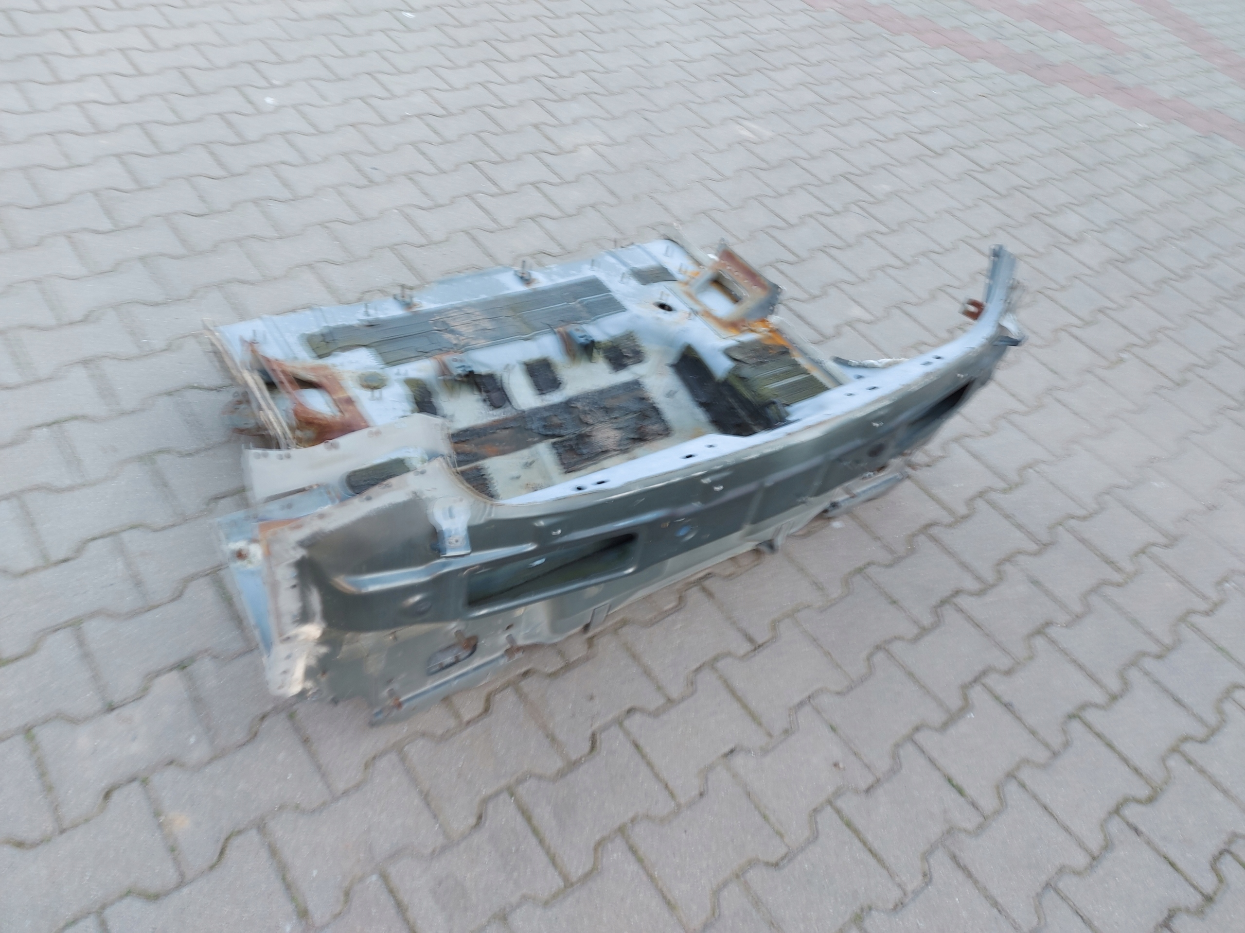 opel AMPERA VOLT ремень задний багажника 15r.