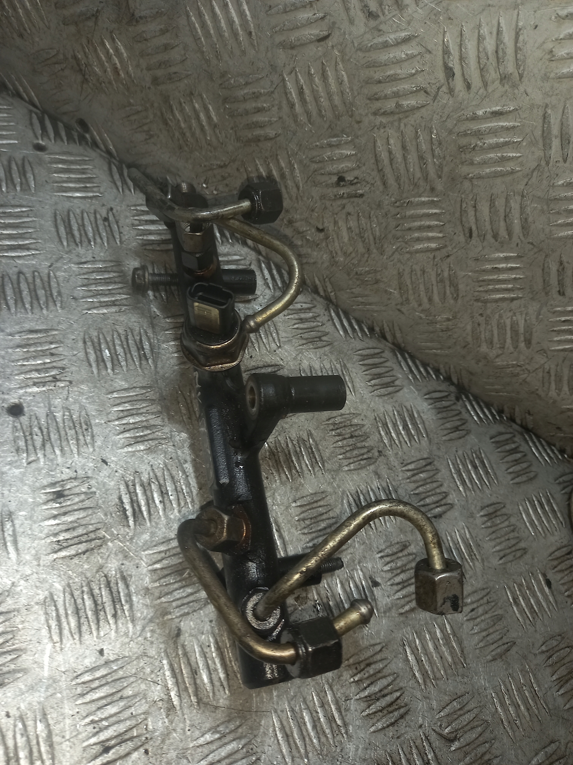 Rampe injection FORD MONDEO MK 4 28497Z01