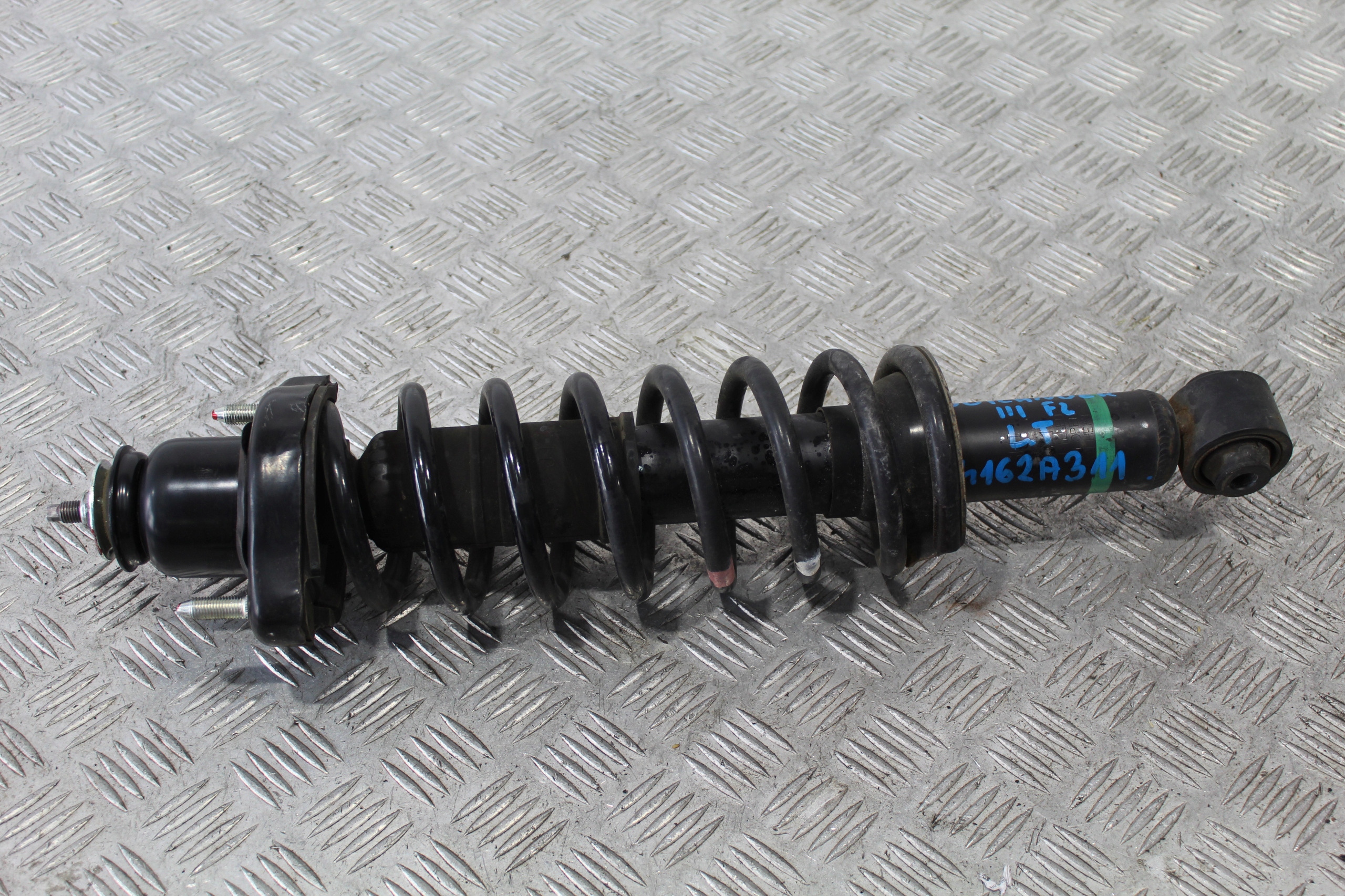 Mitsubishi outlander 3 стойка заднего амортизатора. задние амортизаторы аутлендер 3. задние амортизаторы аутлендер 3. задние стойки outlander 3 phev купить. задние стойки аутлендер.