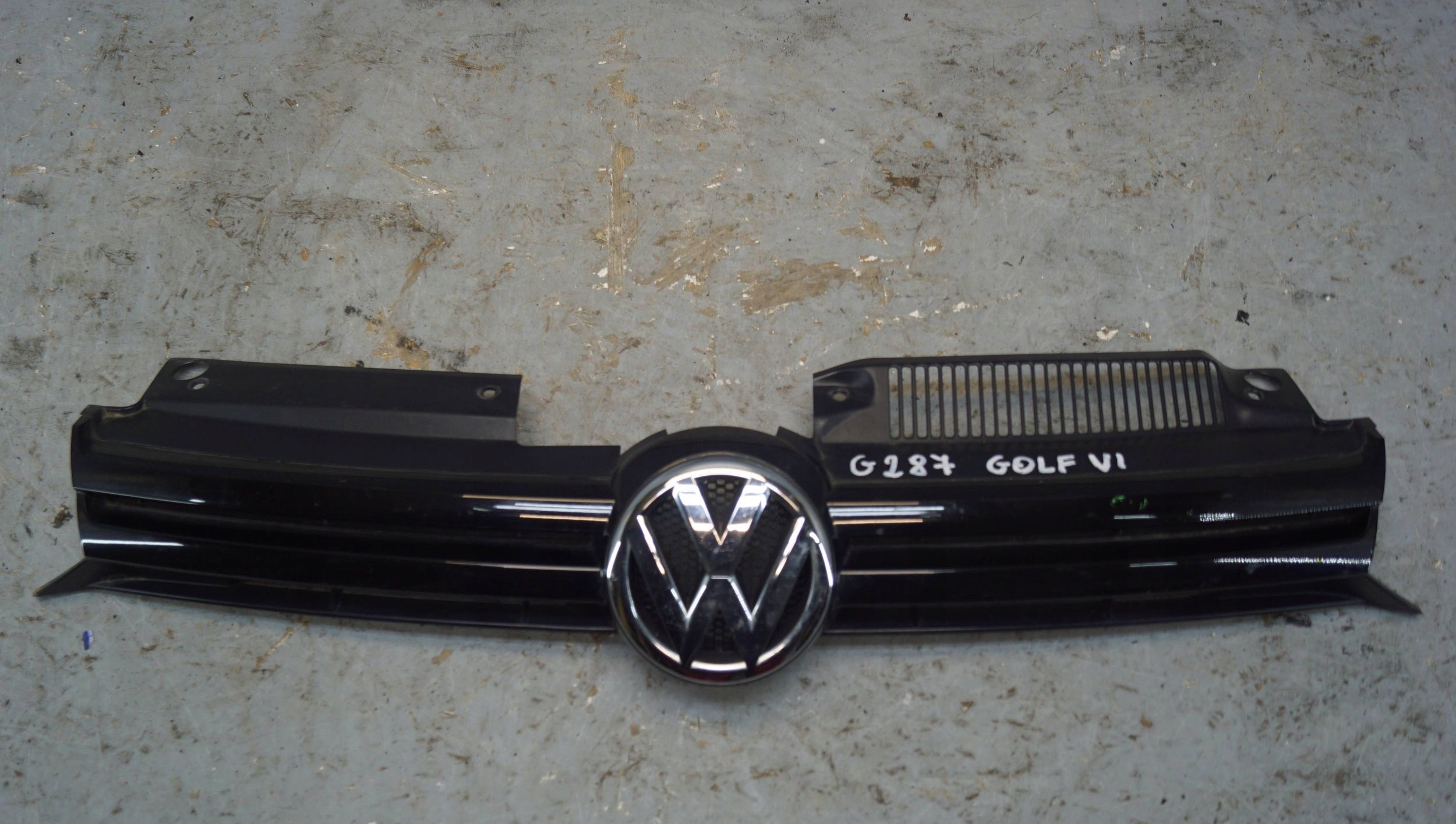 VW Golf V Kühlergrill FRONTGRILL Kühlergitter 5K0853651AF - Thumbnail 2