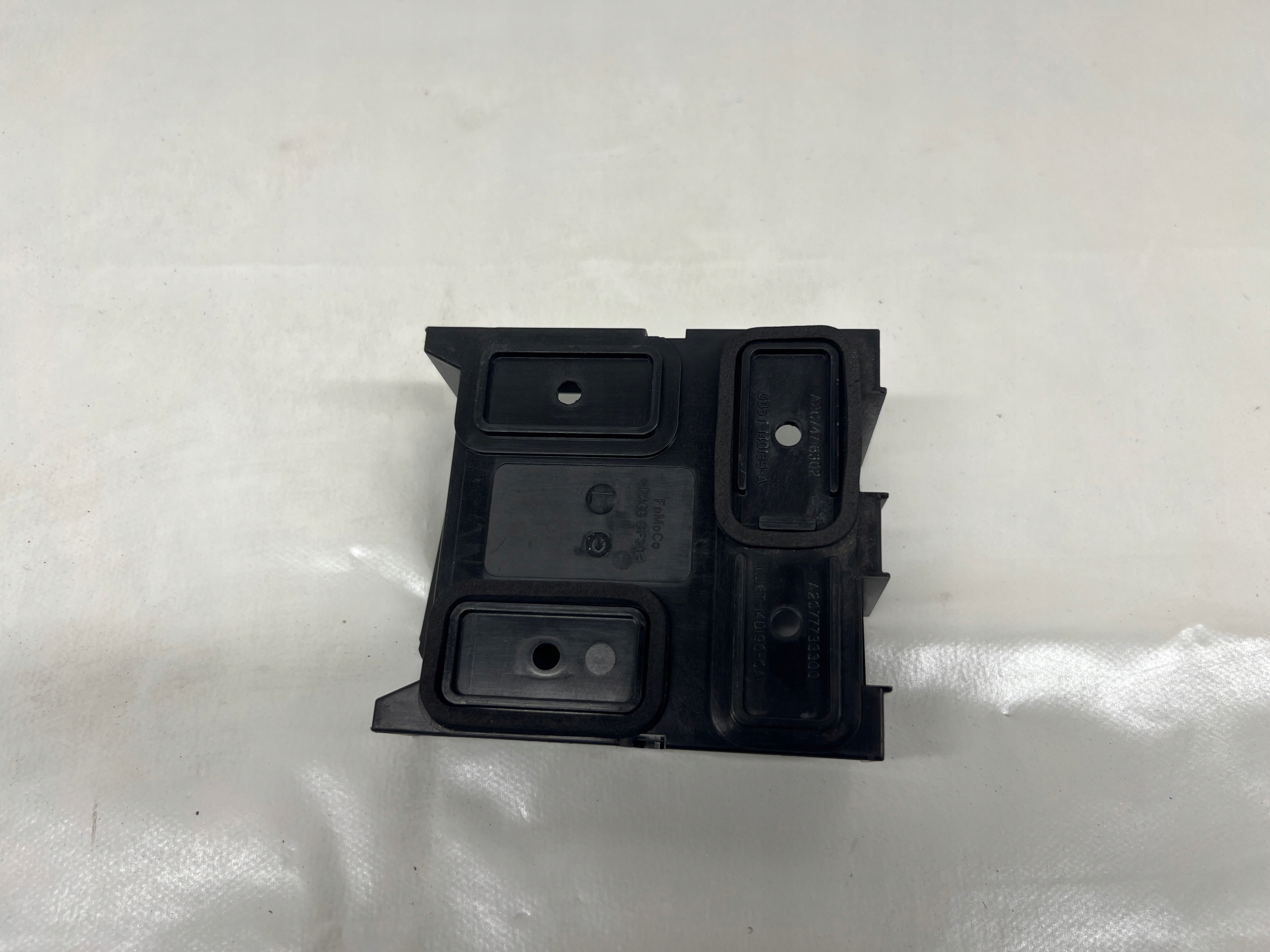 Ford Kuga MK3 bracket console left rear part LJ6T-14D190-CA