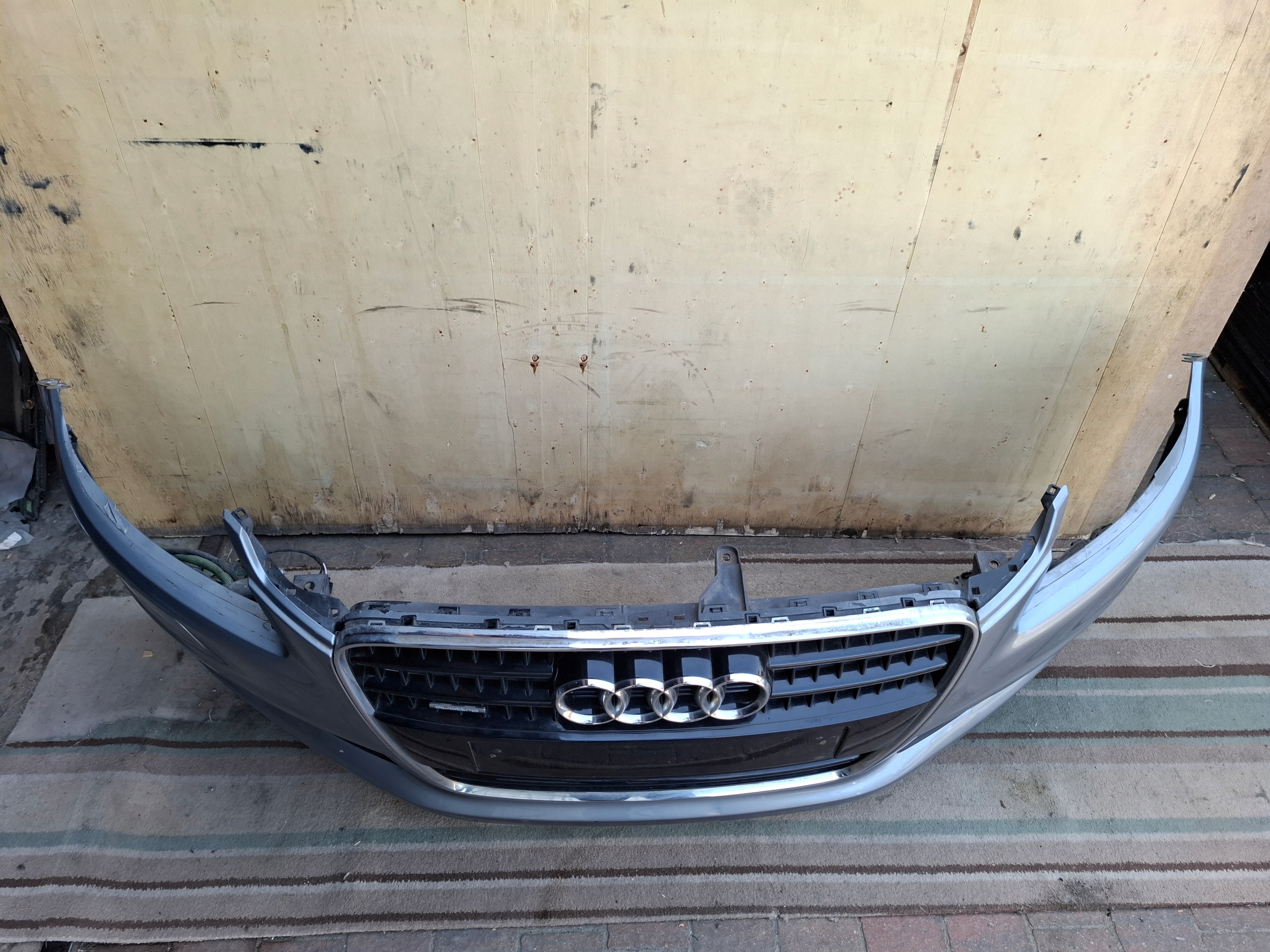 Audi Q7 (2006-2010.) bumper front complete S-LINE 4L0807437D LX7U